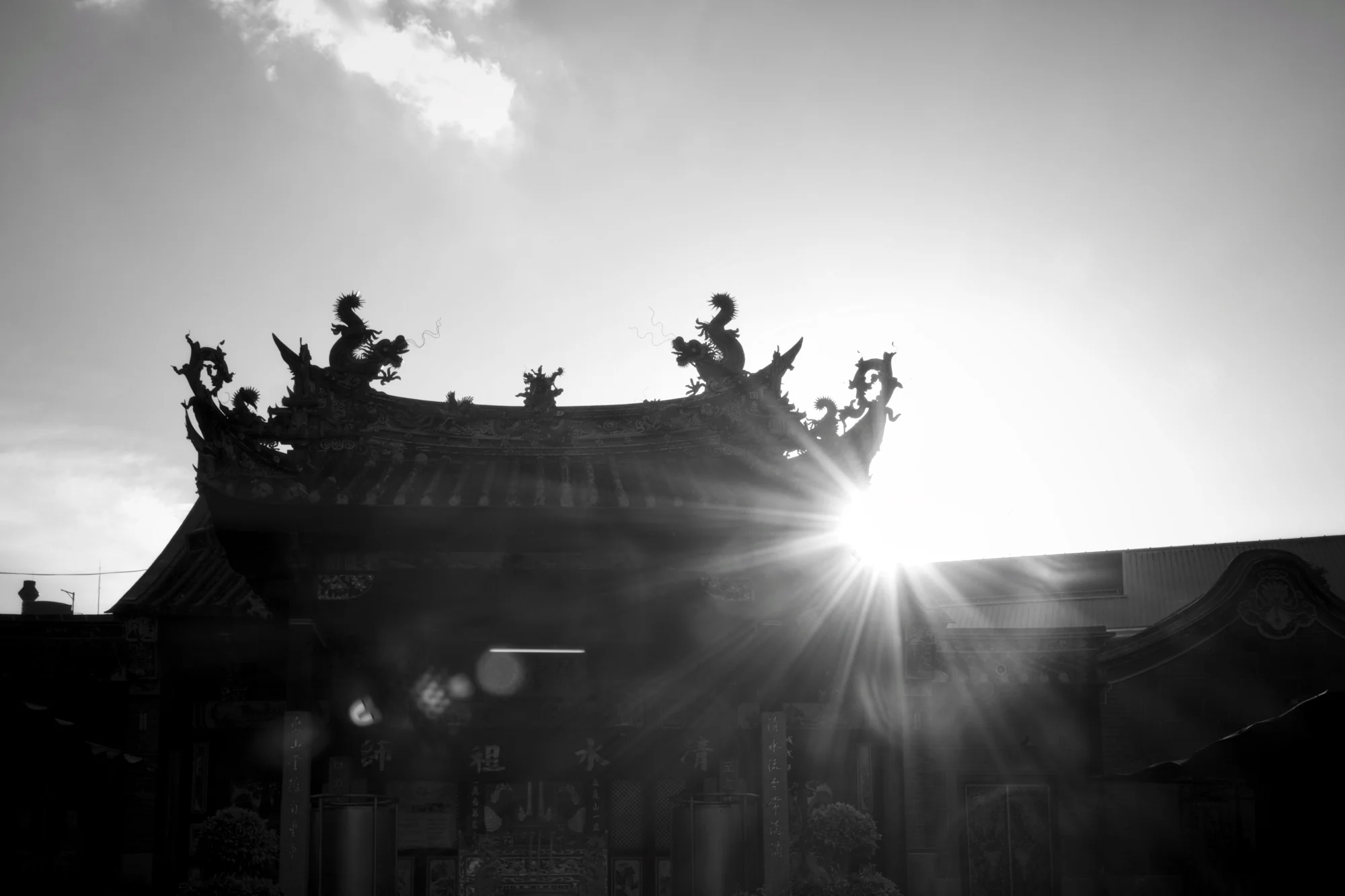 The Roofs of the Snake Temple. Penang, Malaysia 2018. © Danny Imson. Leica CL, Leica Summicron-TL 23mm F/2 ASPH