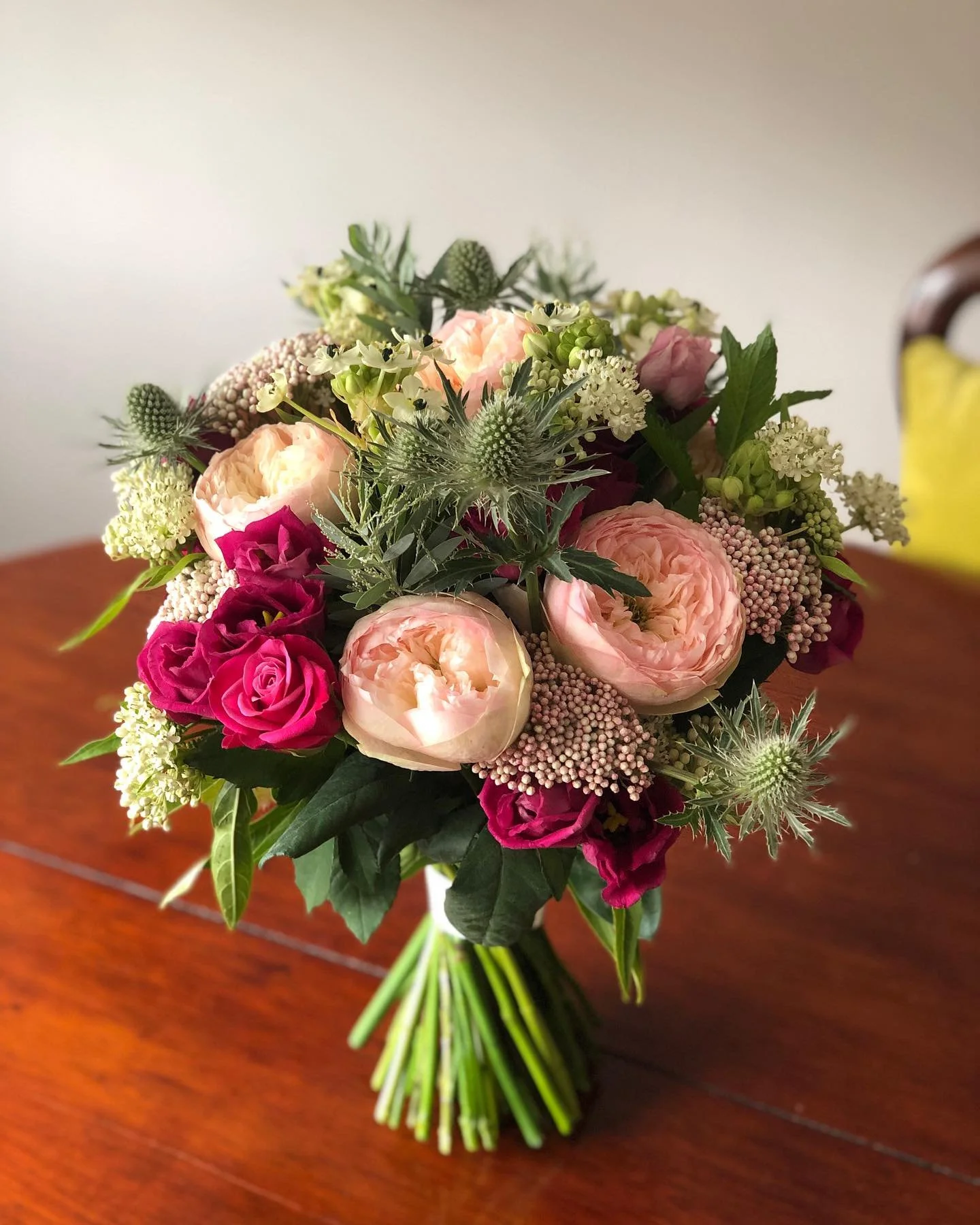 Gorgeous raspberry ripple frilly blooms for Charlotte last weekend at the lovely @ettingtonparkhotel 🥂
.
.
.
#jh_floraldesign #smalllocalbusiness #florist #flowers #buttonholes #supportlocal #weddingflorist #bouquets #stratforduponavon #gloucestersh
