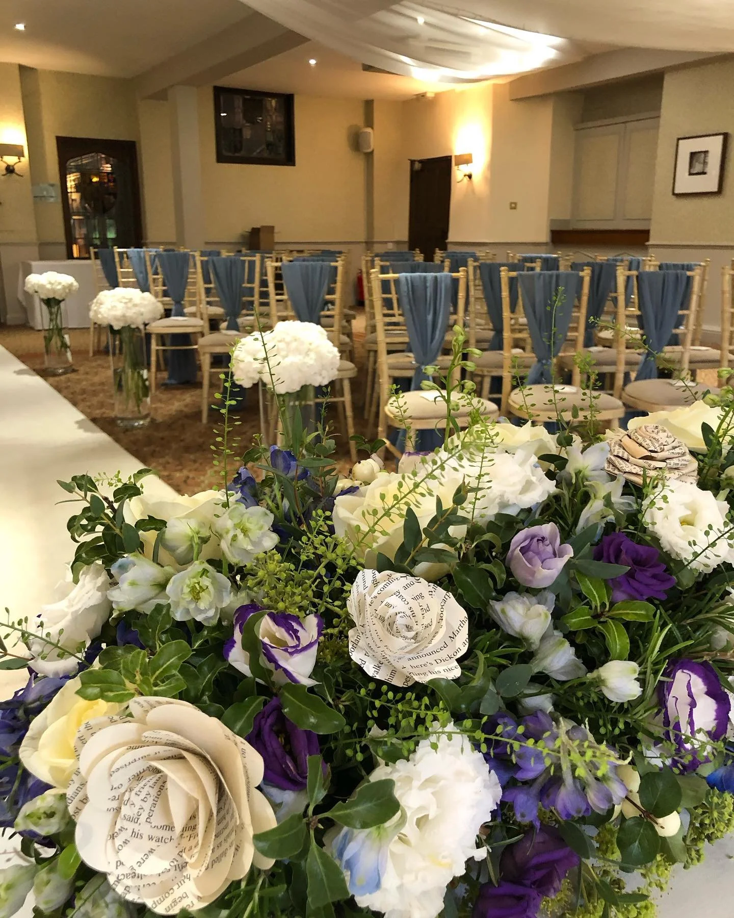 Lots of gorgeous florals for Bill &amp; Annalise this week @alveston_manor - a joy of a wedding 🥂.
.
.
#jh_floraldesign #florist #stratfordflorist #shoplocal #smalllocalbusiness #flowers #bouquets #weddingflorist #forestofdean #supportlocal #glouces