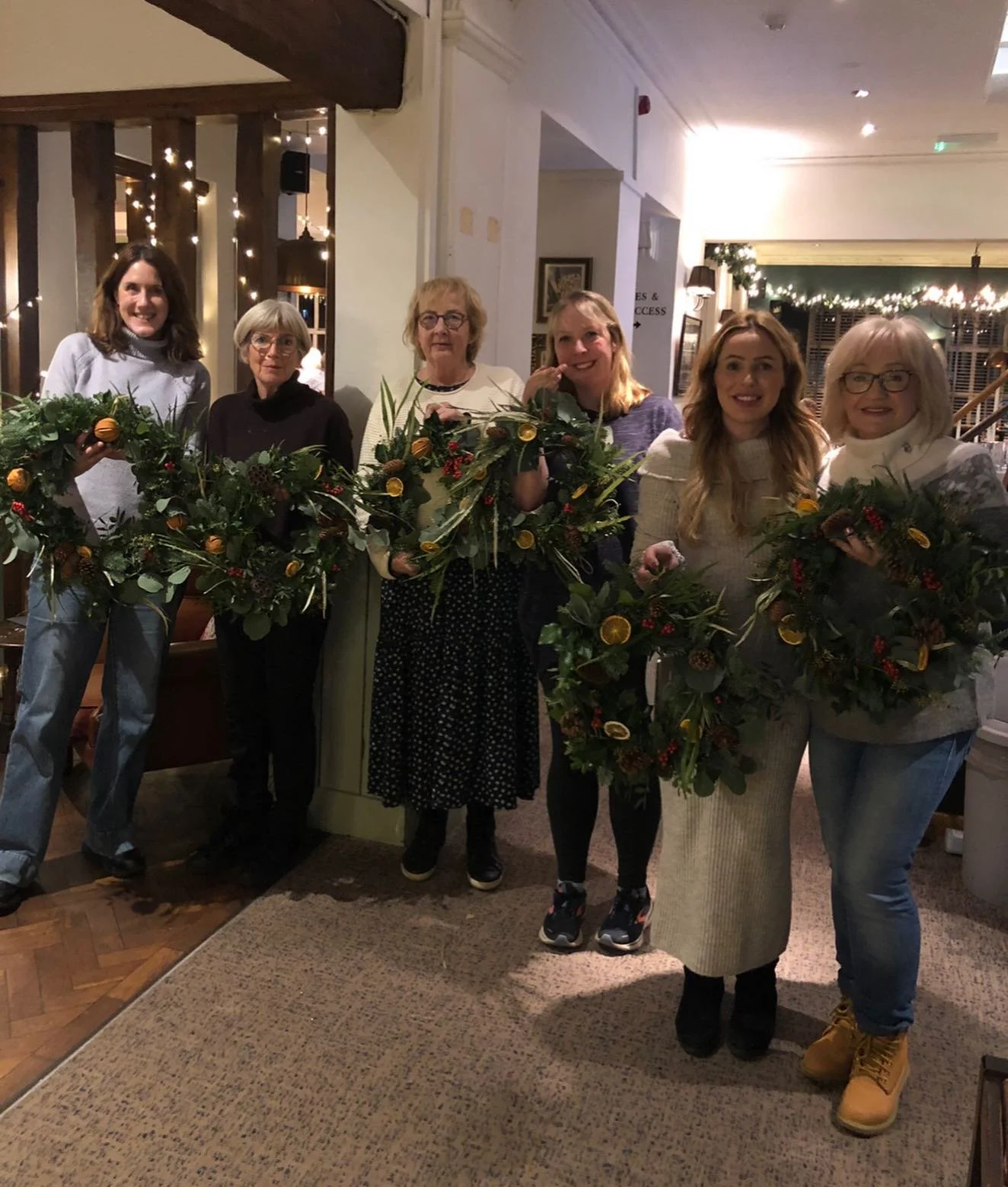 Just a few spaces left on our Wreath Workshop @kingsheadwellesbourne on Tuesday, 2nd December. 6pm-8.30pm. Message me if you&rsquo;d like to join in the festive fun, but don&rsquo;t delay, when they&rsquo;re gone they&rsquo;re gone! 🎄 .
.
.
#jh_flor