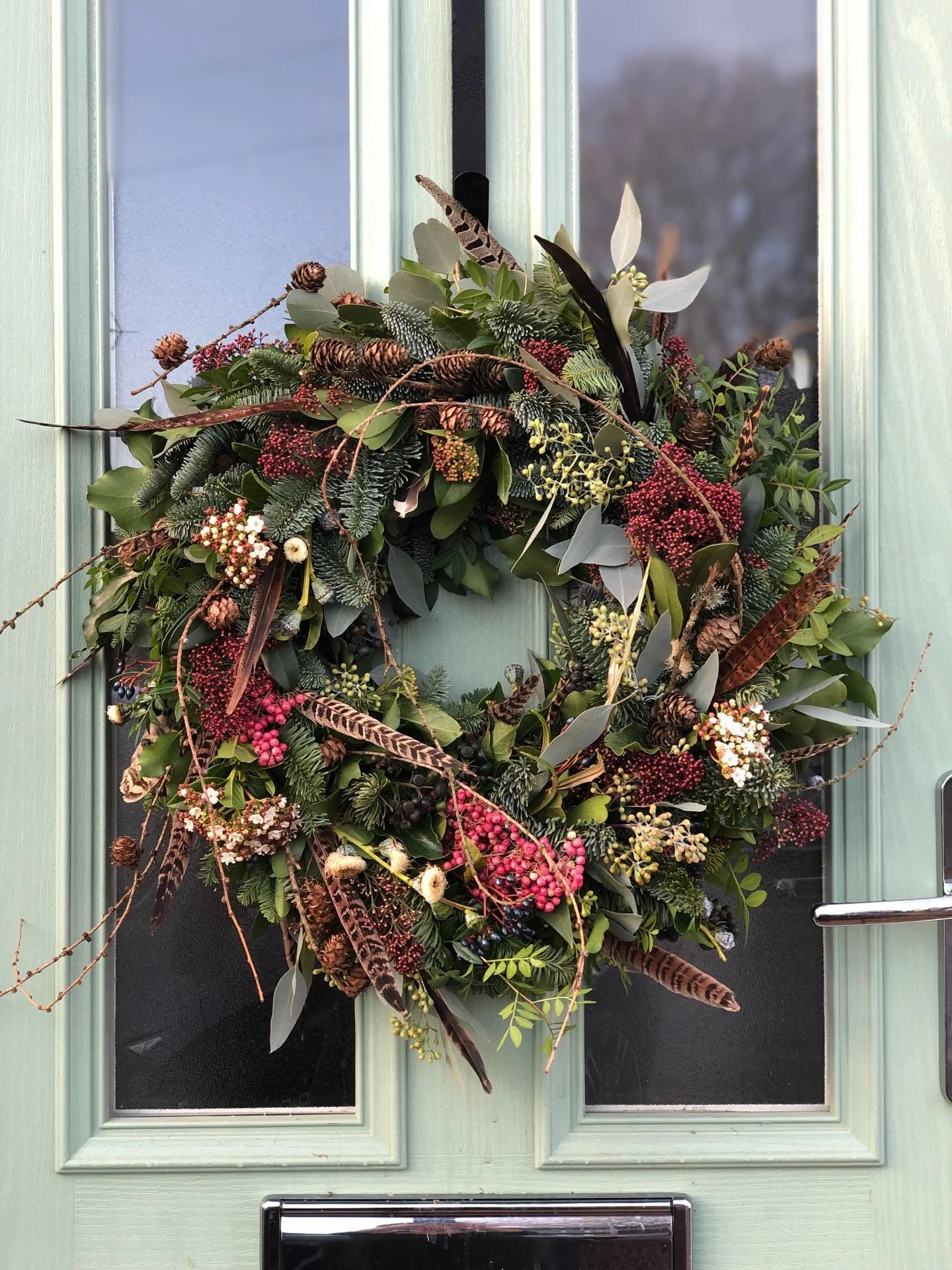 My own door is always the last door to be dressed for Christmas. But it was definitely worth the wait!😍🎄 .
.
.
#jh_floraldesign #florist #smalllocalbusiness #christmaswreath #gloucestershire