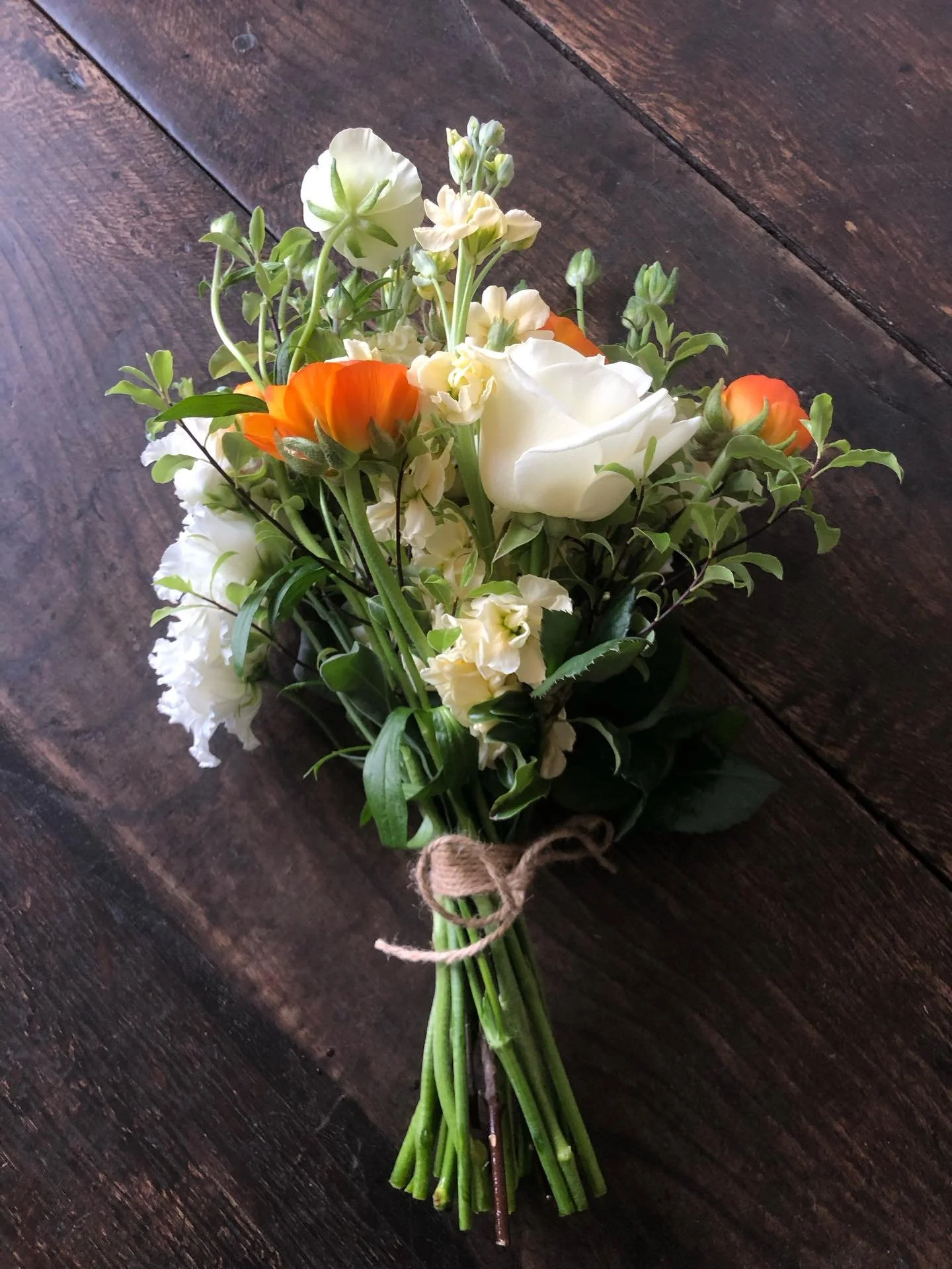Always a pleasure to create for Shakespeare&rsquo;s Birthday Parade each year.  Just a few of my posies that took part in the parade last weekend, and what a glorious day they had for it! 
.
.
.
#jh_floraldesign #shakespeare #warwickshire #gloucester