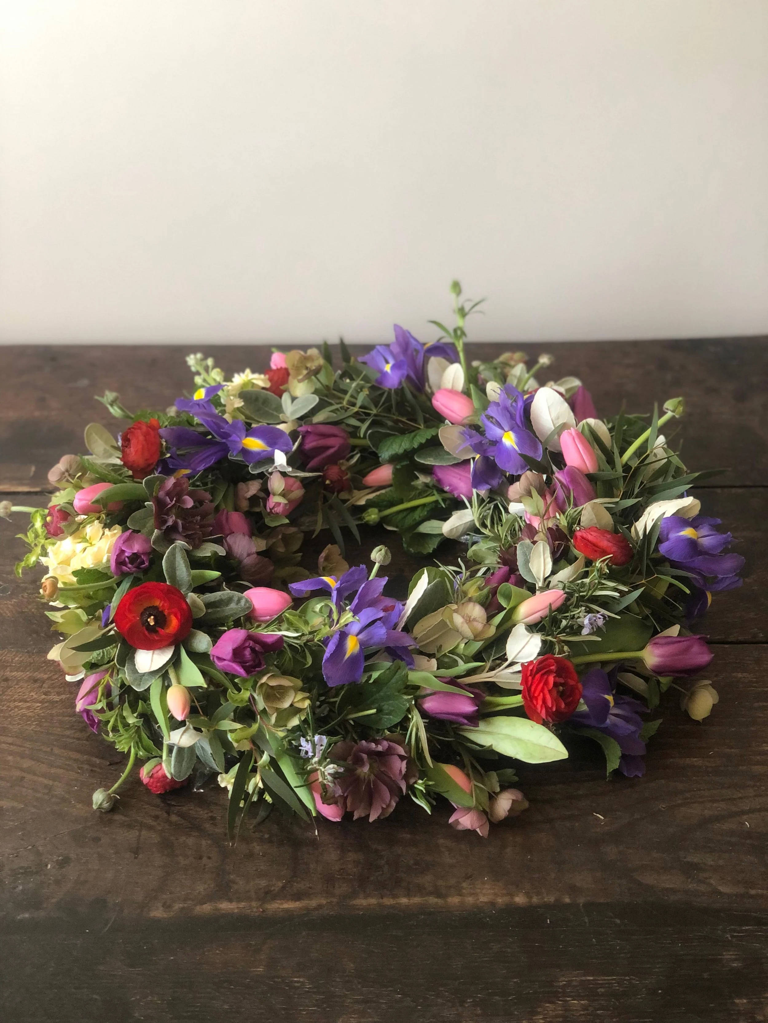 100% biodegradable memorial wreath for a special client. It&rsquo;s always a joy to create these beauties for @sunrisingnaturalburial 
.
.
. #gloucestershire #thecotswolds #warwickshire #wreaths #ecofloristry