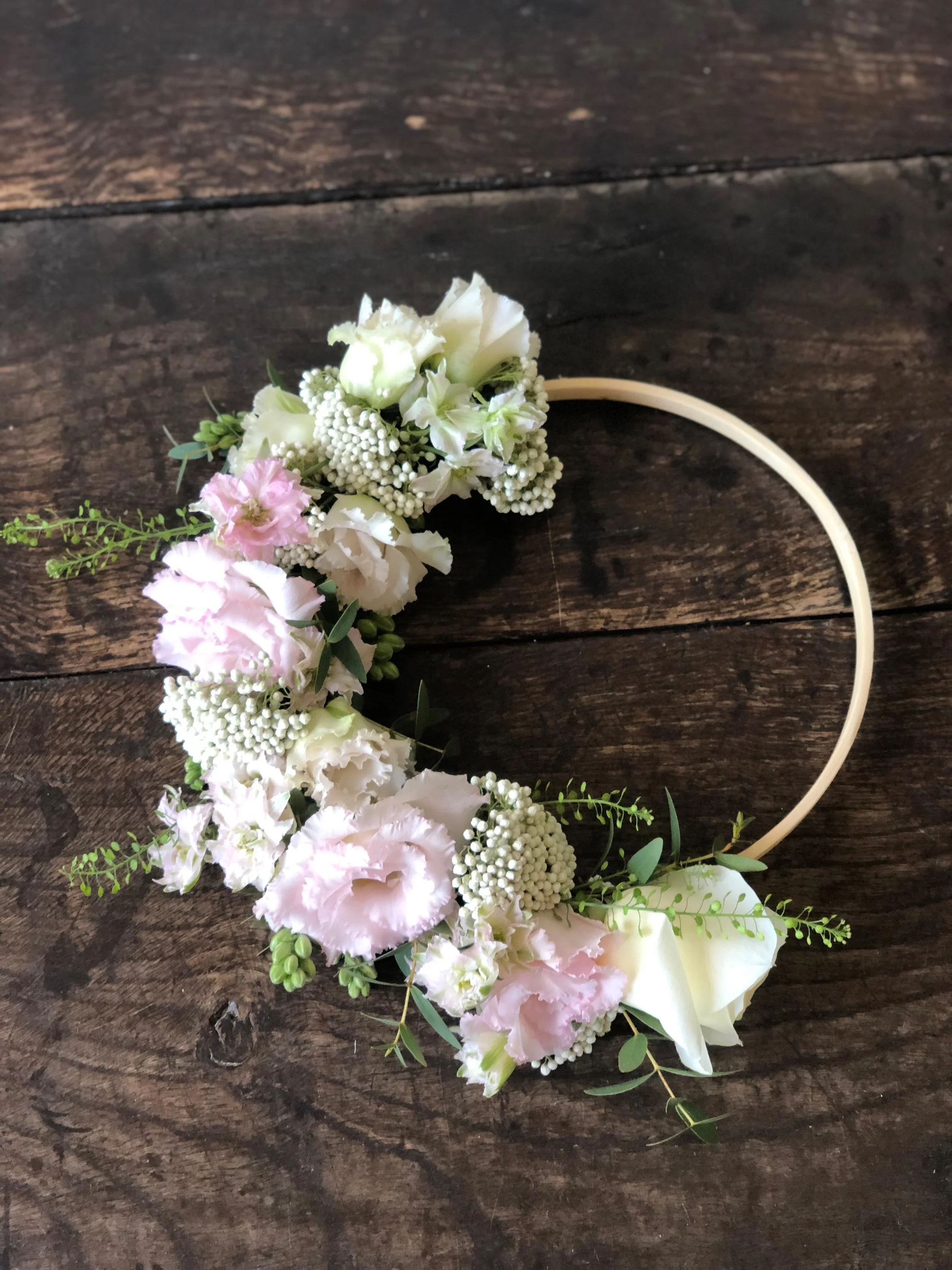 There&rsquo;s nothing sweeter than a Flower Girl with a Flower Hoop 💕  This one was created for the lovely Katie last weekend. 
.
.
.
#jh_floraldesign #warwickshire #gloucestershire #thecotswolds #flowerhoop