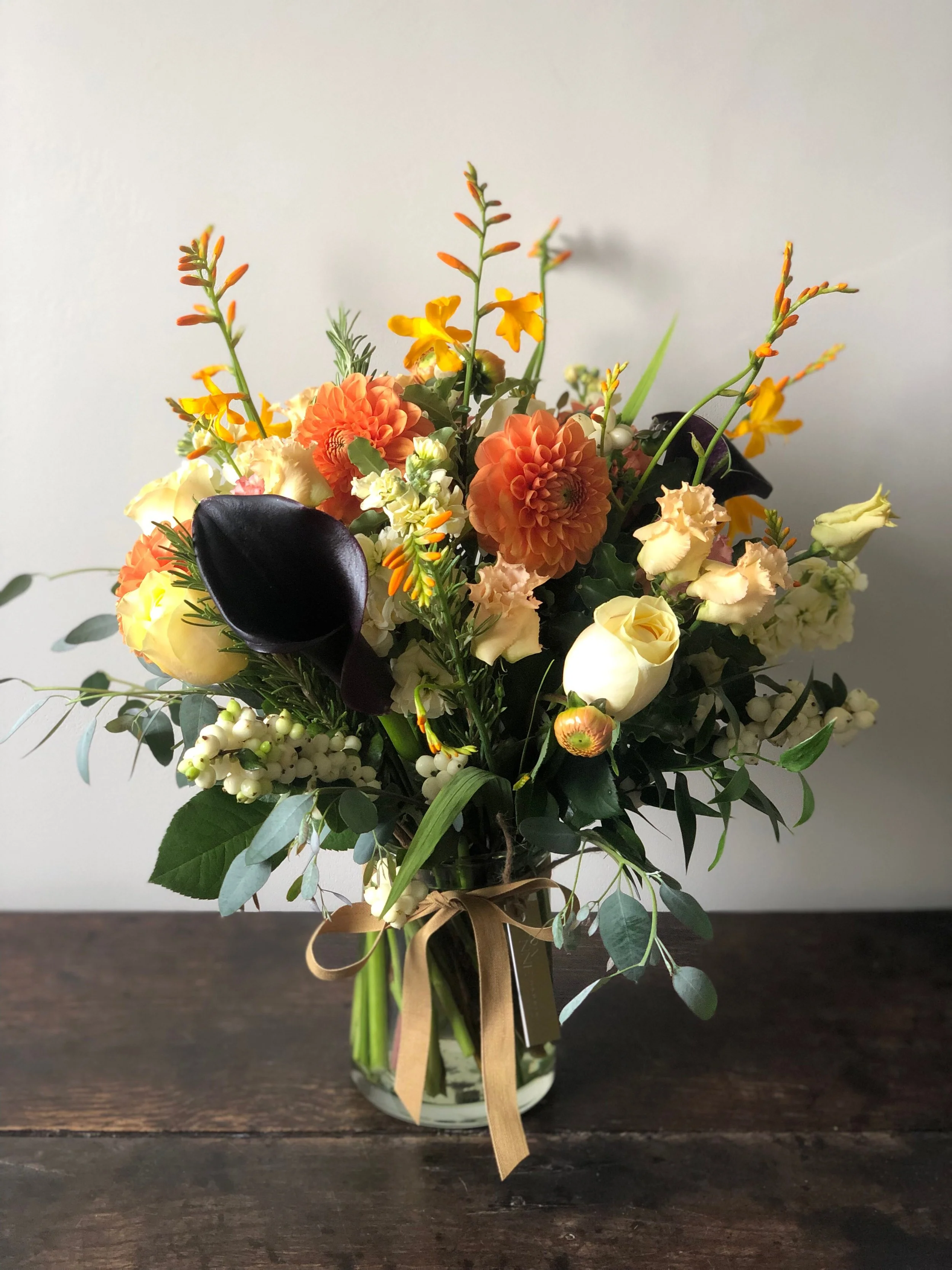 It&rsquo;s beginning to look a lot like Autumn&hellip; 🍂 
.
.
.
#stratforduponavon #warwickshire #gloucestershire #thecotswolds #autumnflowers