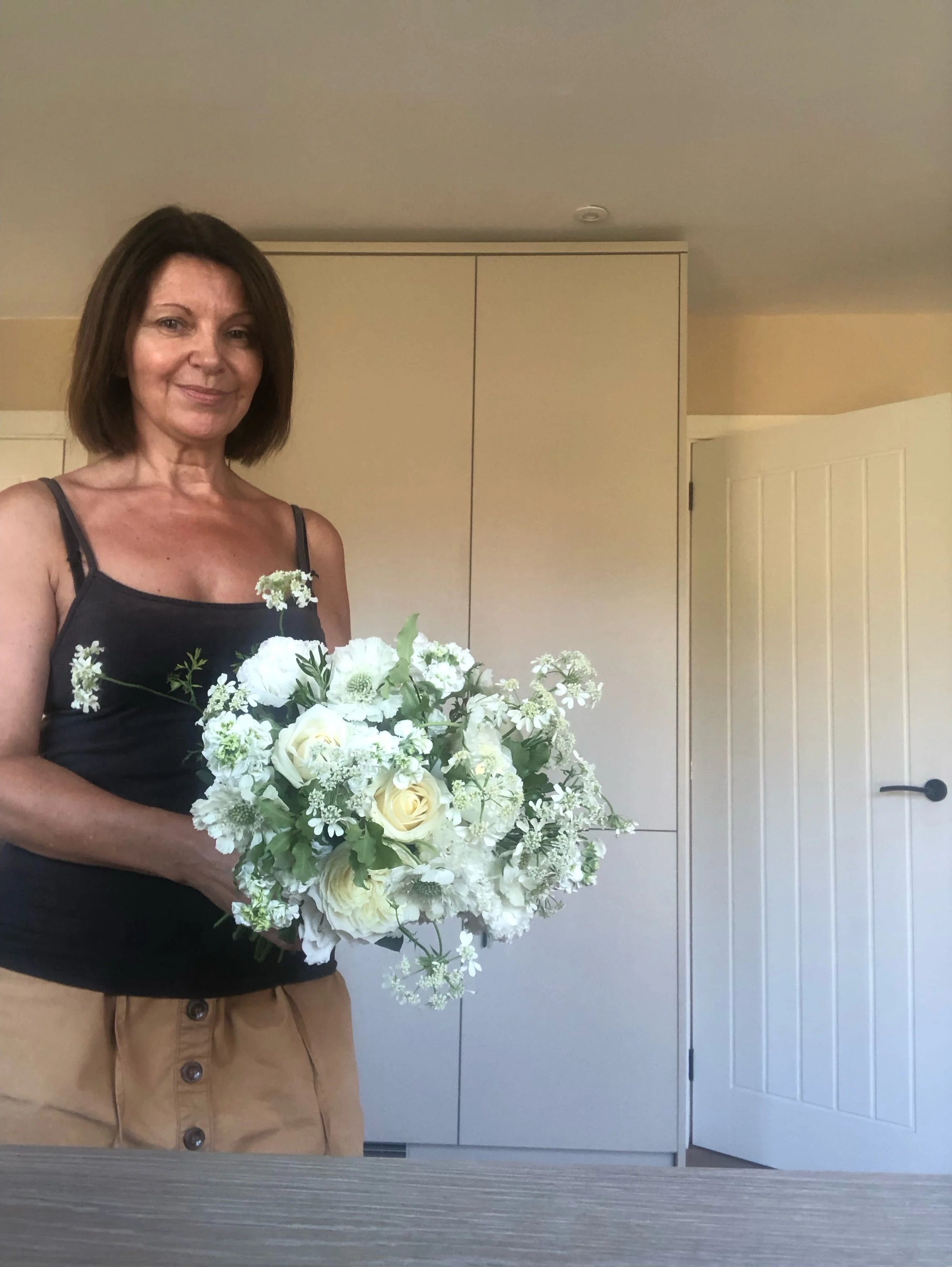 Keeley&rsquo;s bridal bouquet on the hottest day last week @clearwellcastle - such a relief that at least my flower studio has aircon. Summer weddings would be massively stressful without it these days 🥵 
.
.
.
#jh_floraldesign #gloucestershire #the