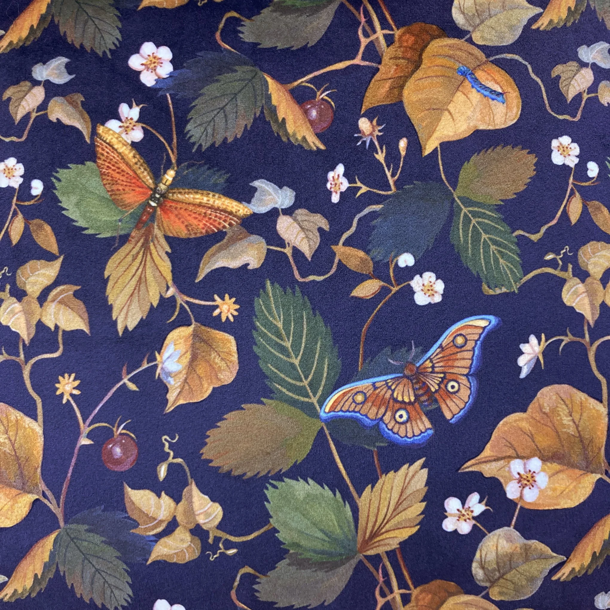 Libbi_King_Cushion_crop1.jpg