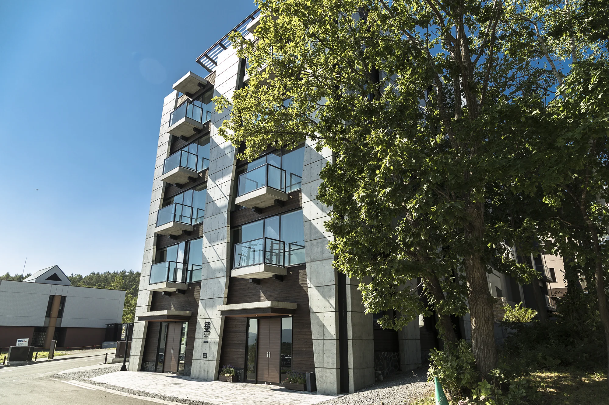 Hidde Hageman Niseko Central Nozomi Views Summer Exterior 1.jpg