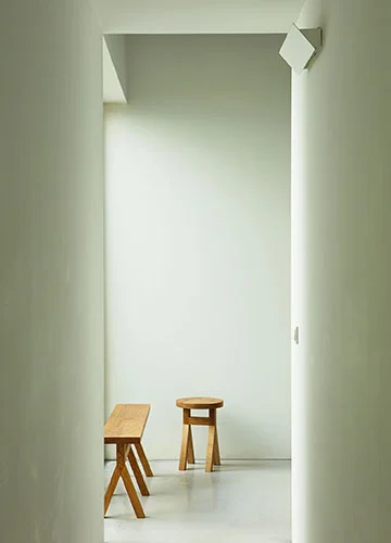 YS_Gallery 1_Bench & Stool_distance_v1jpg