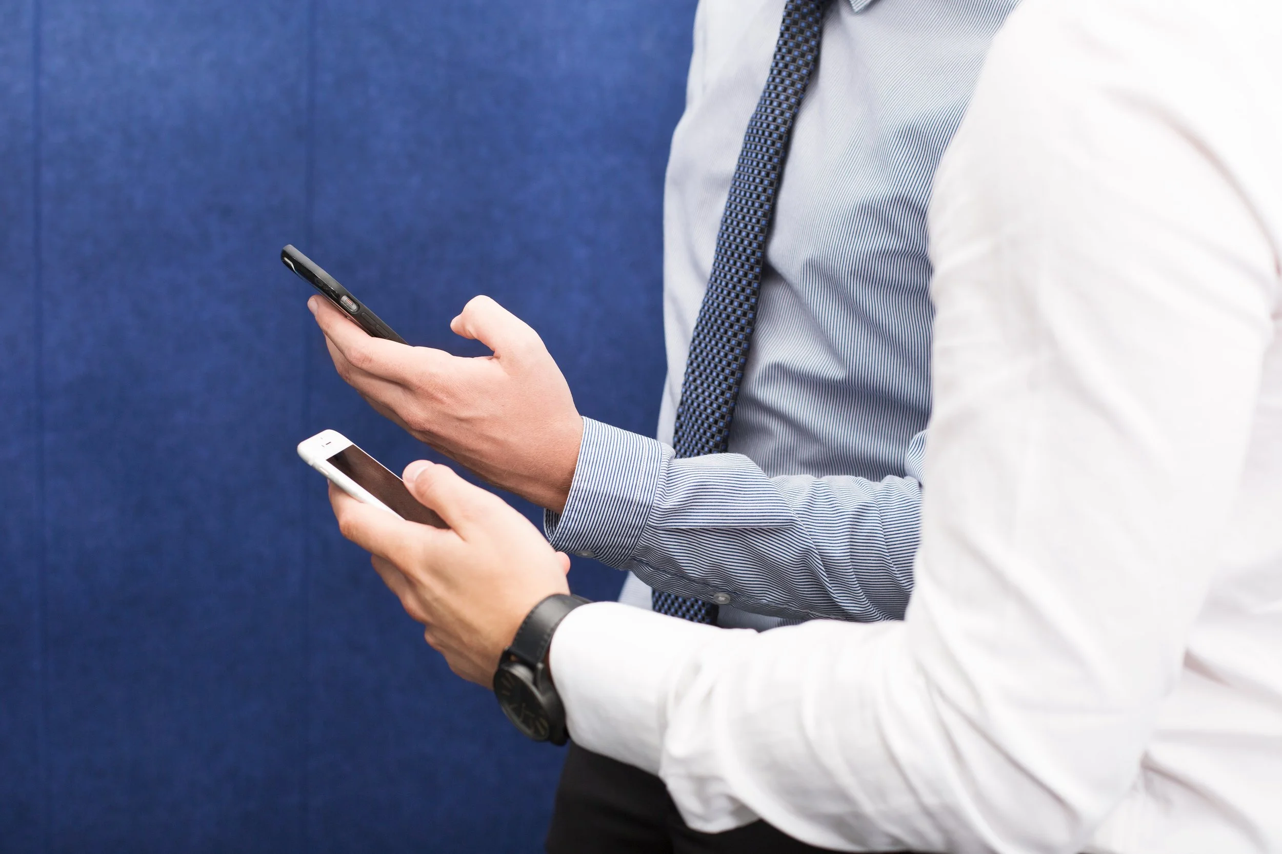 colleagues-using-cell-phones.jpg