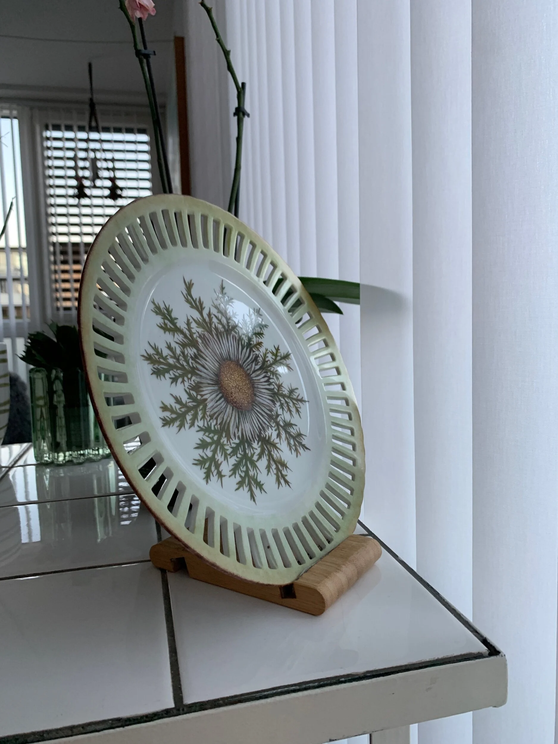 9B701EE0-CDD8-4492-B1D5-DB6D3E12675D