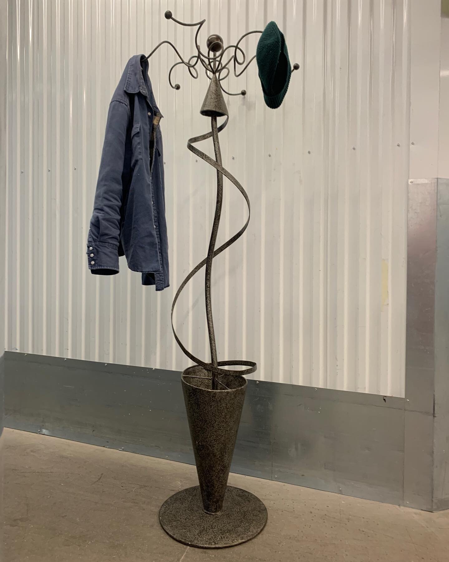 For Sale - 90s postmodern metal coat stand with umbrella holder. 

Wonderfully bonkers piece! Textured metal, swooping shapes and curly bits - this coat stand has it all. 

&pound;265 
Link in highlights 

#coatstand #hattree #coathooks #umbrellastan
