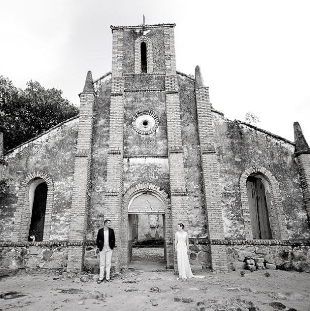 Lake Shore Lodge Tz - Lake Tanganyika - Wedding at the old Kipili church.jpg