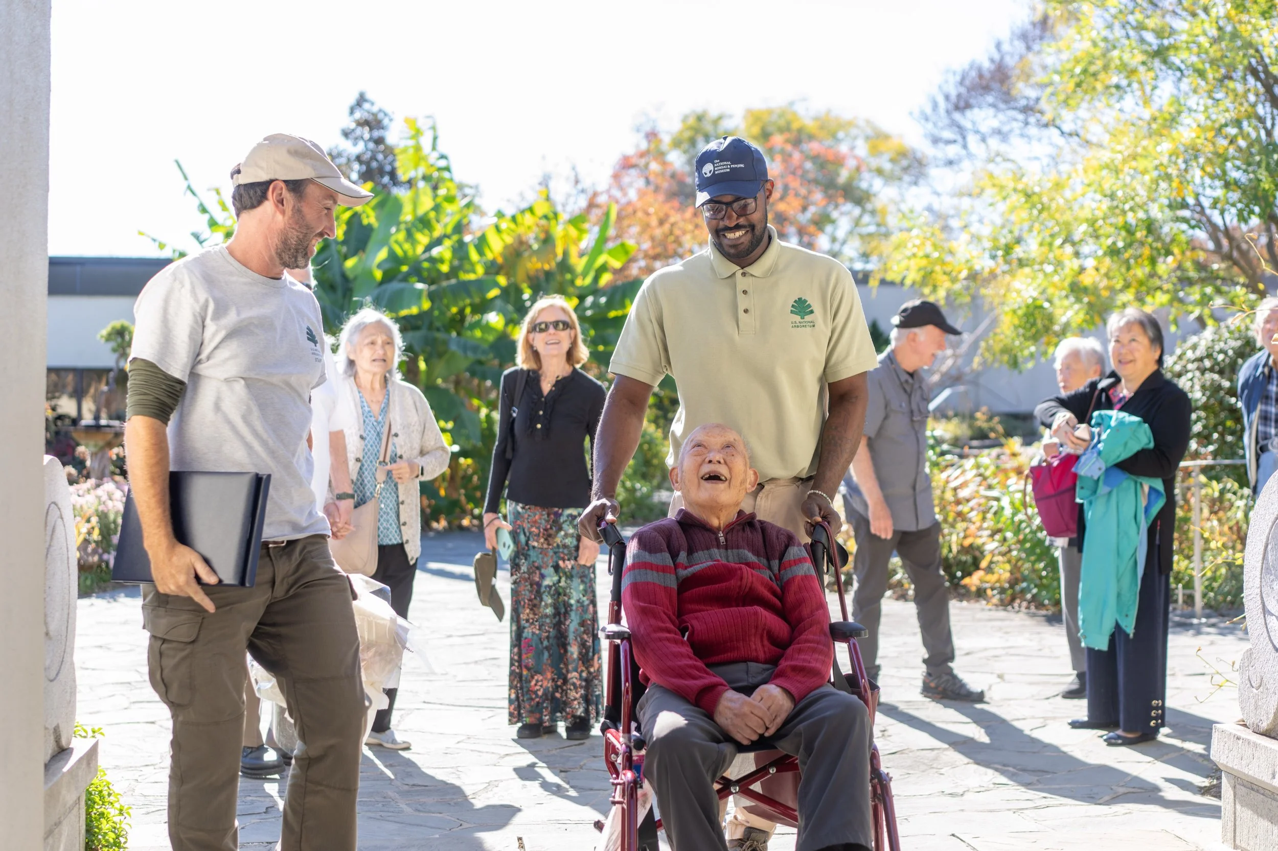Chin Fun Kwok and his family honor the Museum with a special visit