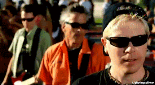 tumblr_mbfoi05SGz1r8tfdto1_500.gif