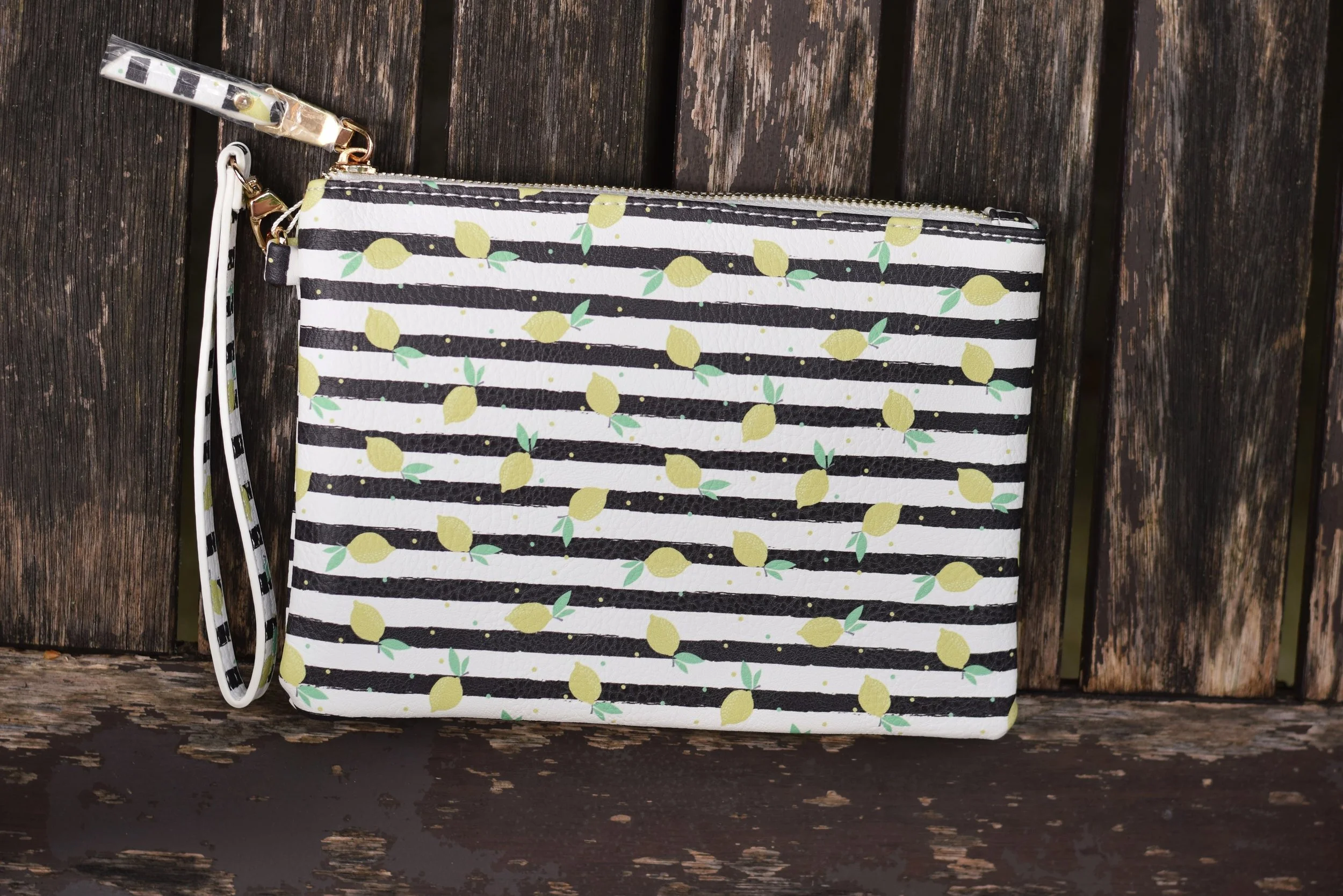 lemon wristlet.jpg