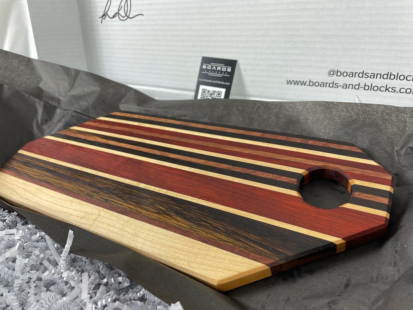 Great Victorian - Boards &amp; Blocks, Desert Collection

Edge (Face) Grain Charcuterie Board

Made of Purple Heart (faded purple to deep purple with age), Wenge (black/ebony with traces of yellow sapwood), Paduk (deep red orange) and Hard Maple (blo