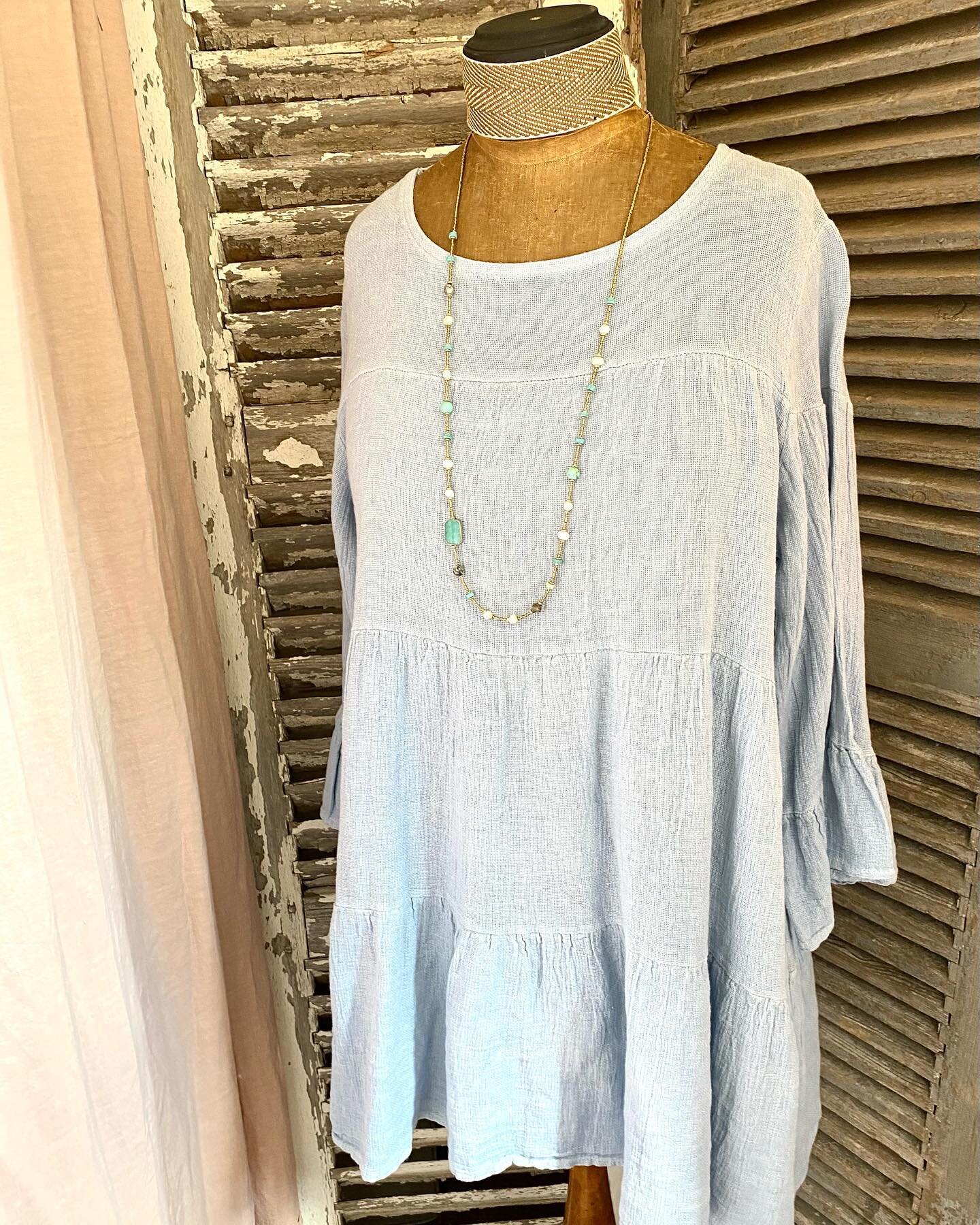 Gently tiered linen / cotton tunic for the sunshine that&rsquo;s on its way! 🌞

Four lovely colours to choose from, blanc, bleu, rose and stone