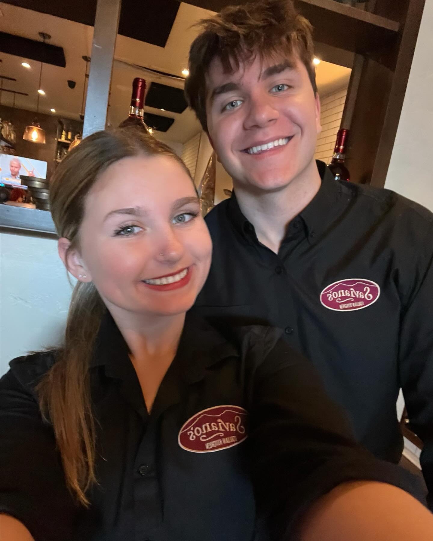 ☀️ Come up and visit us on this sunny Tuesday! See the smiling faces at Savianos Italian Kitchen and enjoy your favorite Italian dishes, along with the best pizza in DFW. We can&rsquo;t wait to welcome you! 🍝🍕 #SavianosItalianKitchen #SunnyTuesday 