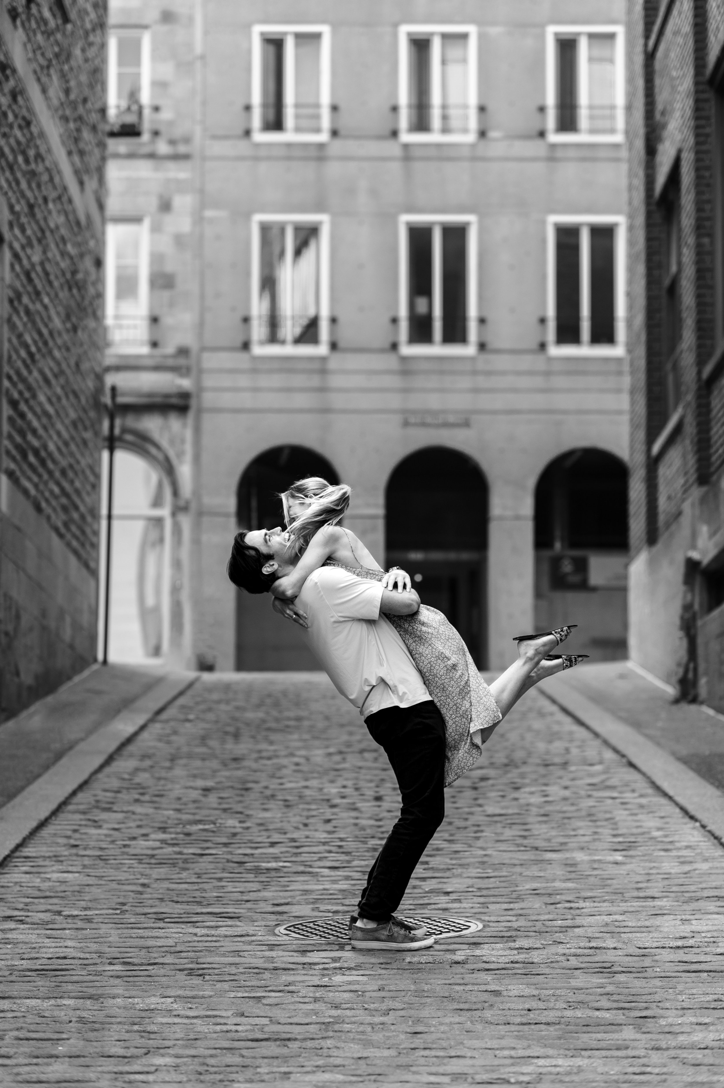 tim_jaime-old-montreal-surprise-proposal-engagement-valerie-rosen-photography-2197.jpg