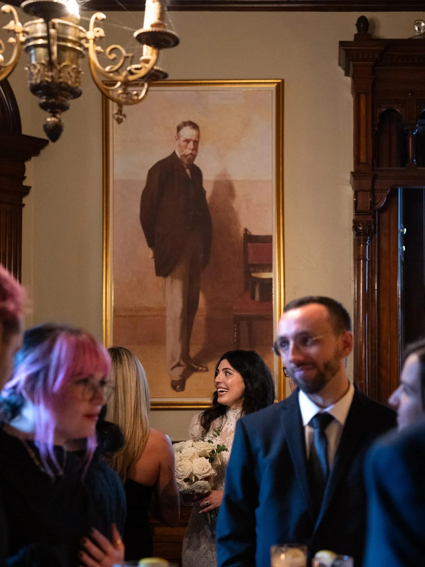 Cocktail hour ambiance plays out differently in Le Mount Stephen&rsquo;s ever-present company of framed larger than life historical figures. 

Photo: @valerierosenphotography 
Planner &amp; florals: @events_by_cece 
Venue: @lemountstephen |. @bargeor