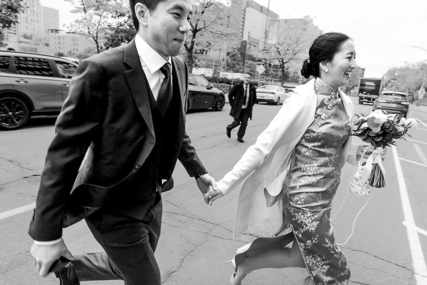 I absolutely love photographing the &ldquo;Jing Cha&rdquo; (Chinese tea ceremony ) at weddings&mdash;it&rsquo;s truly one of my favourite cultural traditions to document. The intimate moments shared between family members and the deep symbolism behin
