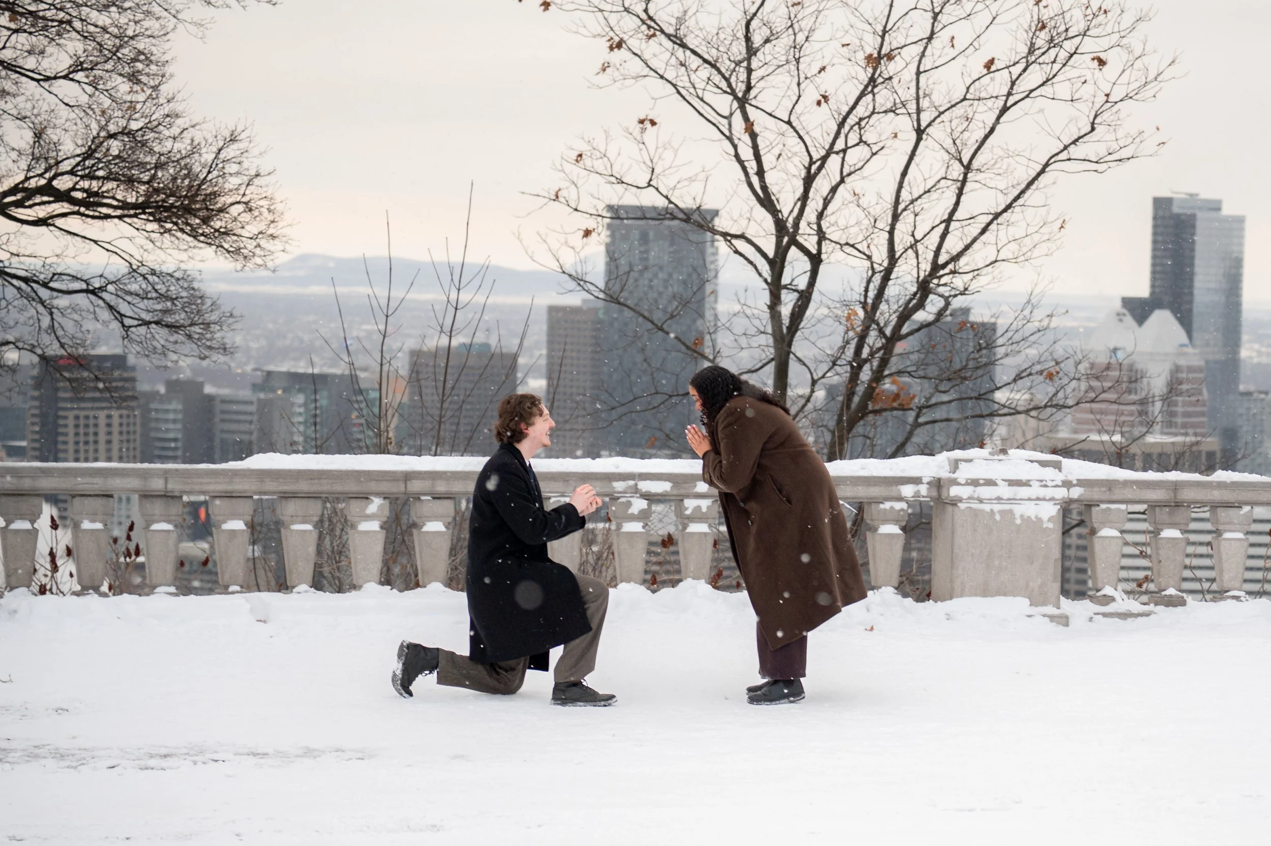 Surprise-proposal-engaged-in-montreal-Valerie-Rosen-Photography