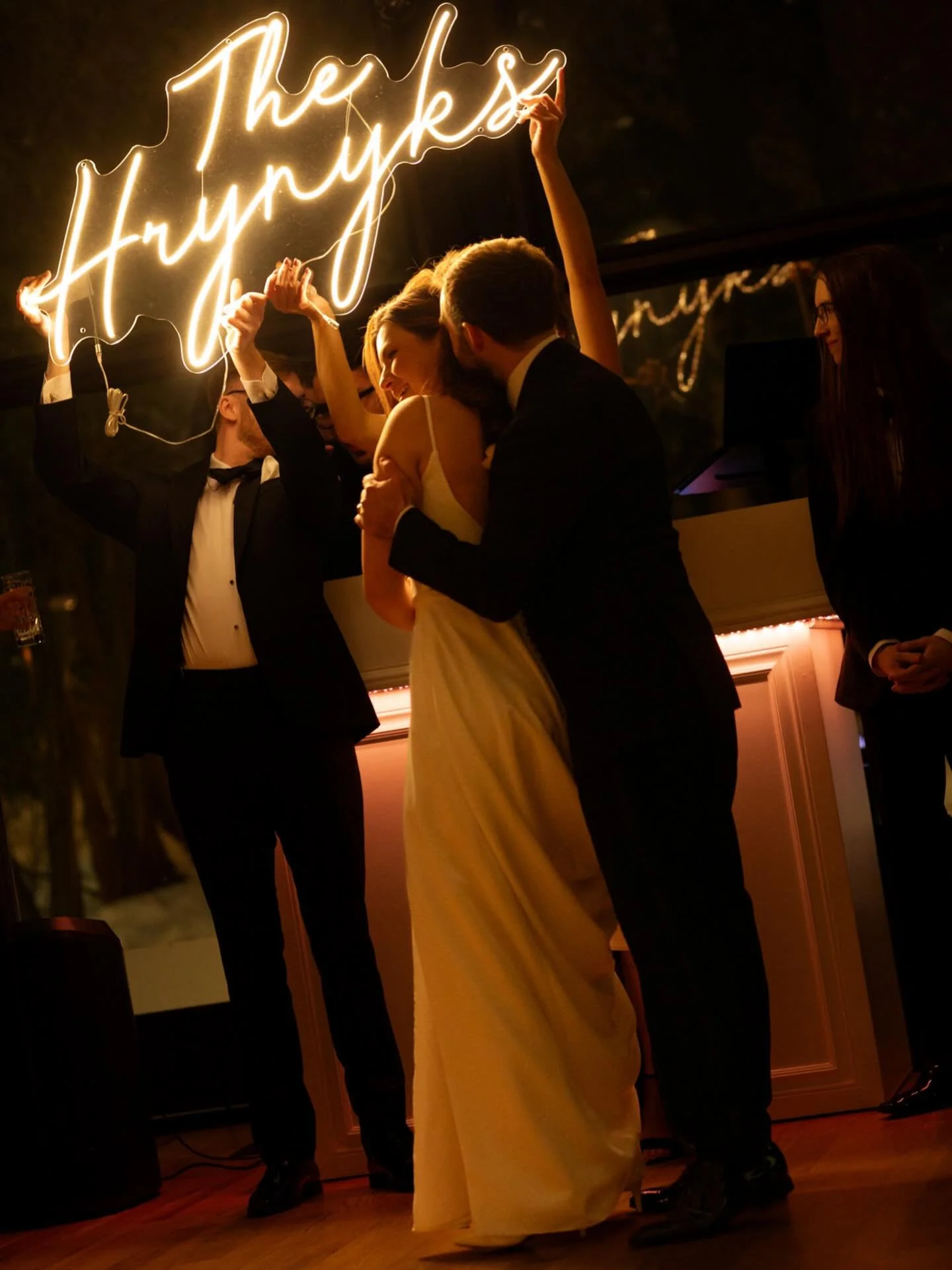Here we go! A preview to the previews! E&amp;A&rsquo;s La wedding reception entrance as husband &amp; wife last Saturday was quite literally illuminating! ✨ 

Vendors: 
Emily&rsquo;s Dress: @alliancebridal
Bouquet/Florals: @choradesignfloral
Hair: @j