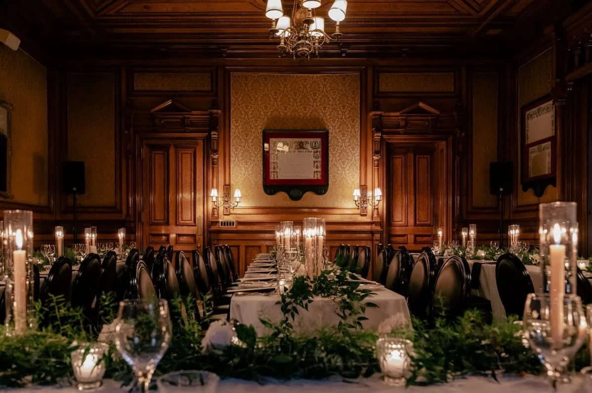 Candlelight and fresh foliage decor of intimate wedding reception dreams. I will never forget how breathtaking and romantic this scent and cozy ambiance low key elevated this already magical historical @lemountstephen space. 🌱🕯️✨

The team:
Planner