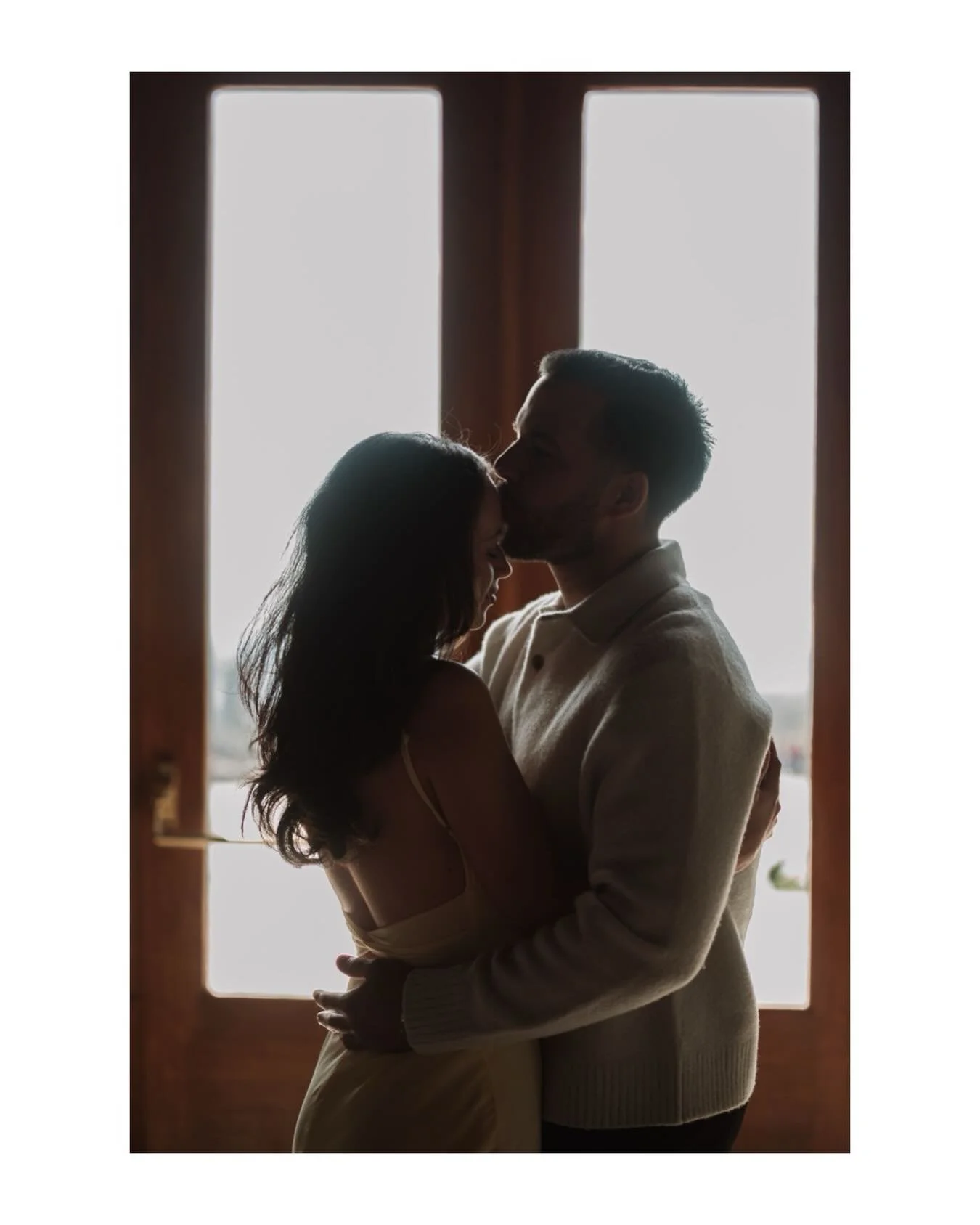 Eliane &amp; Chris. Five years and counting to forever. 
A love story takes flight on Mont-Royal. 
Abrazos grandes. 🧡

Photography: @valerierosenphotography 

[valerie Rosen photography, Montreal engagement, proposal photographer, engagement photogr