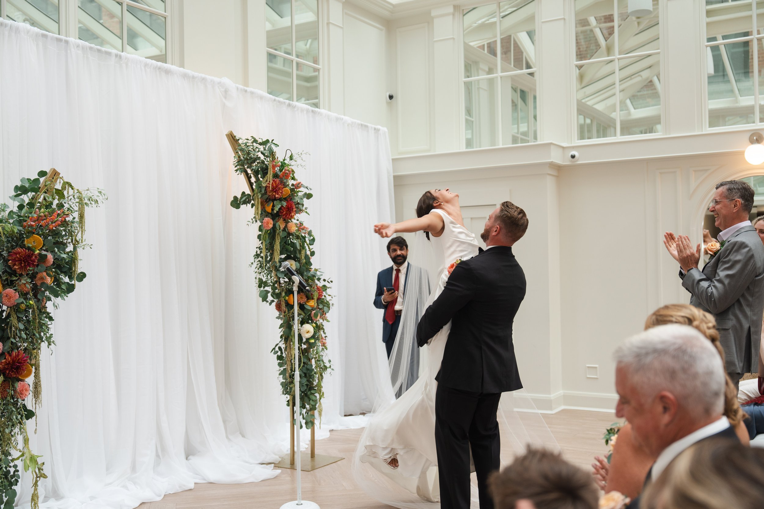 valerie-rosen-photography-the-adelphi-hotel-saratoga-springs-new-york-wedding-photographer-0727.jpg