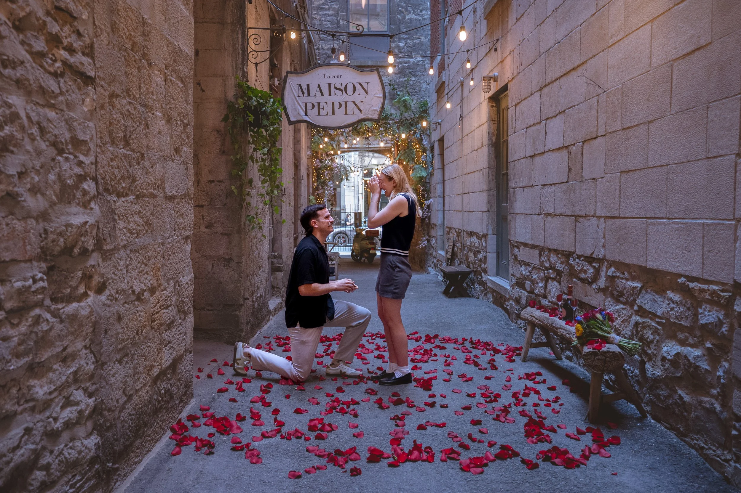 private-surprise-proposal-photographer-old-montreal-valerie-rosen-photography