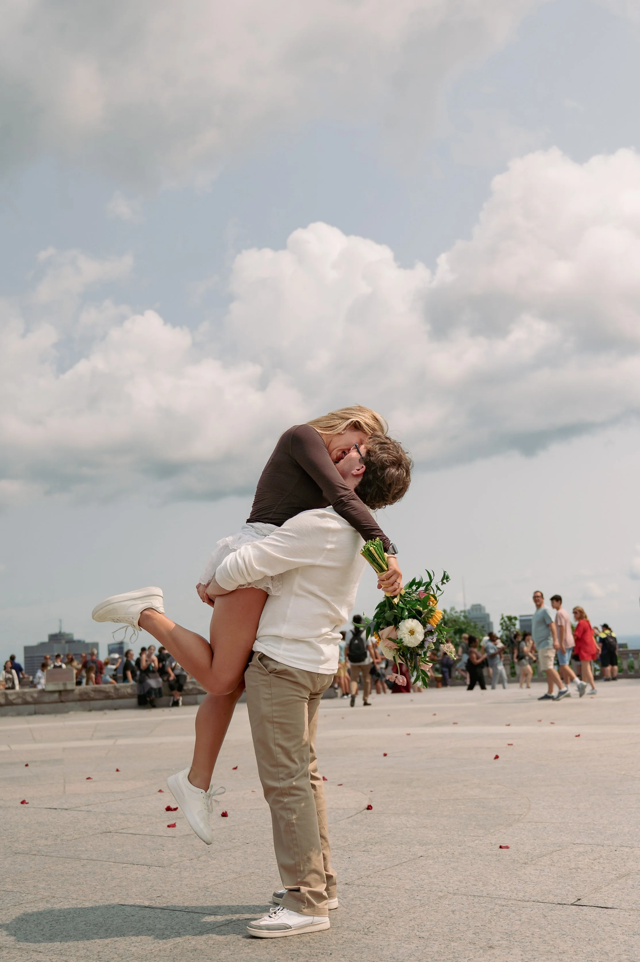 Epic engagement session on Kondiaronk Belvedere Mont-Royal, Montreal's breathtaking summit by Valerie Rosen Photography