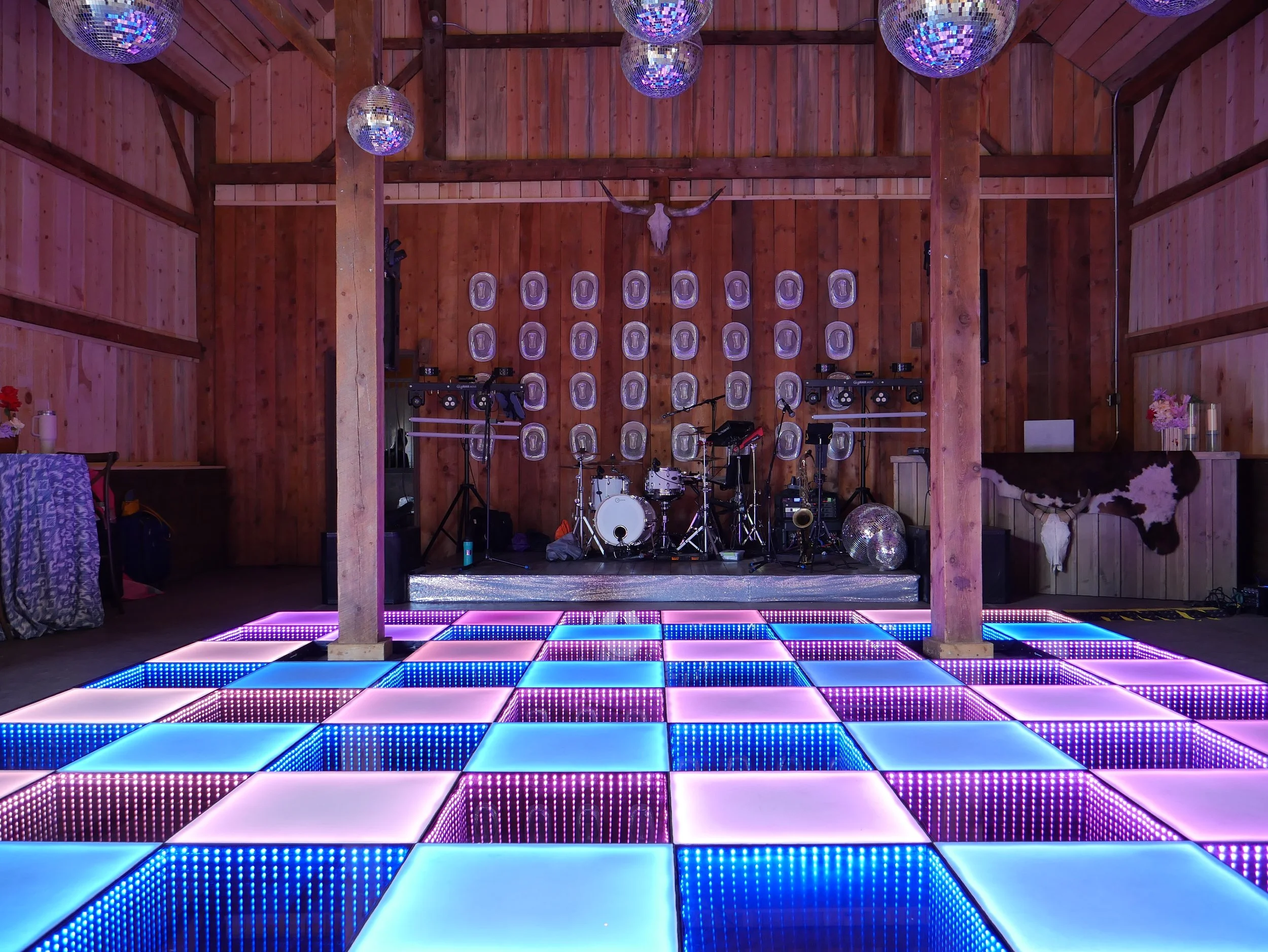 Infinity Mirror Dance Floor with Band P1000371 (1).JPG
