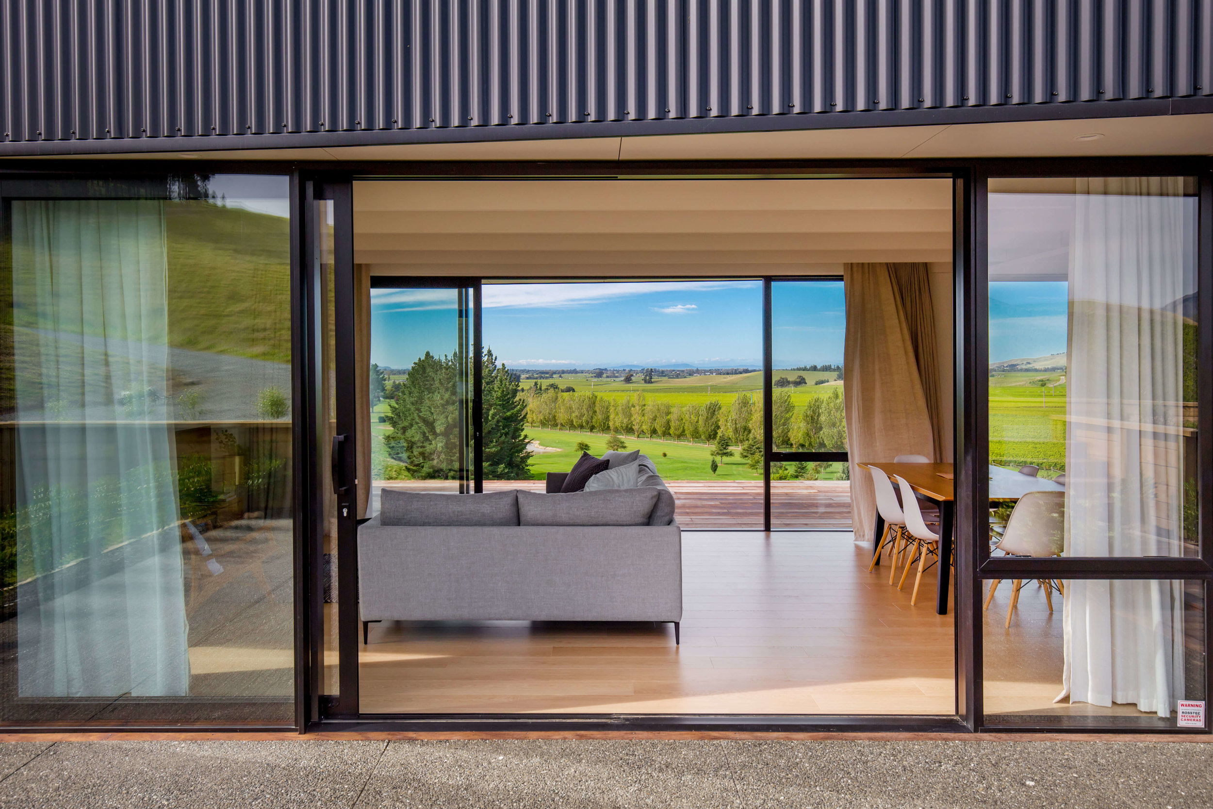 056 TheNineteenth.jpg