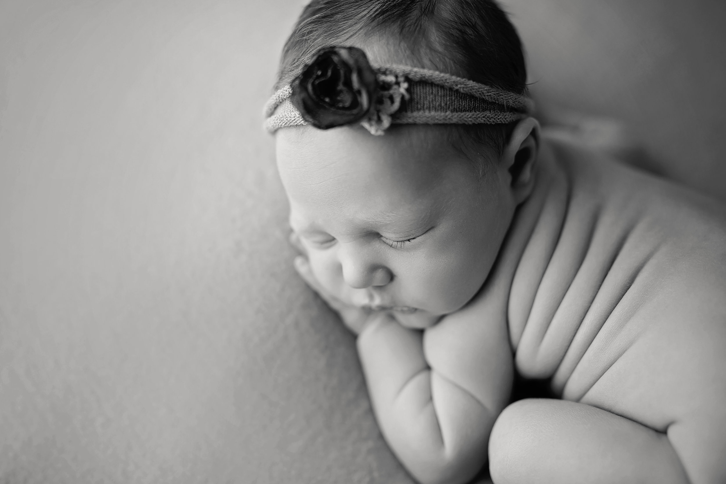 Nora_newborn_0140bw.jpg