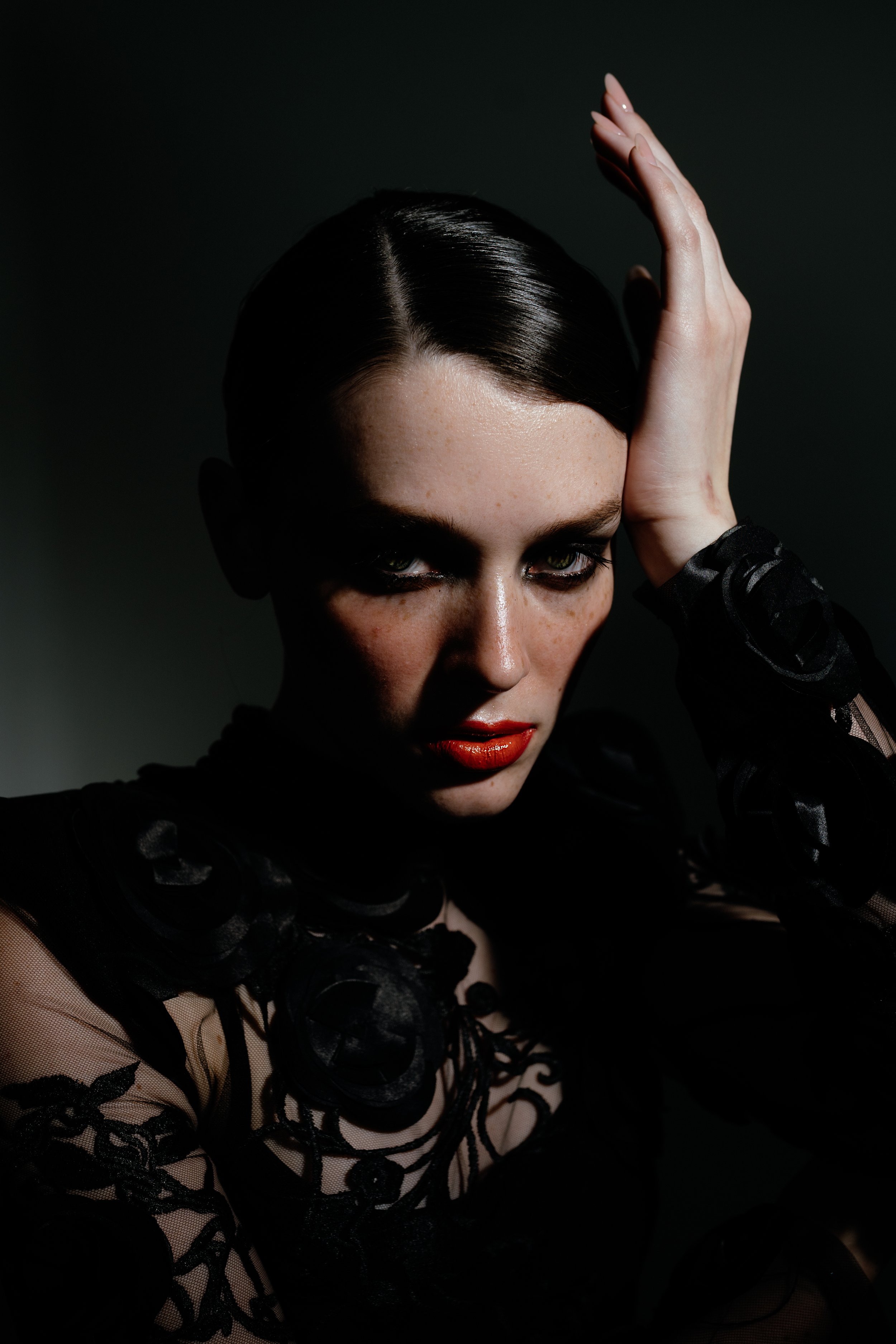 LAUREN - DARK