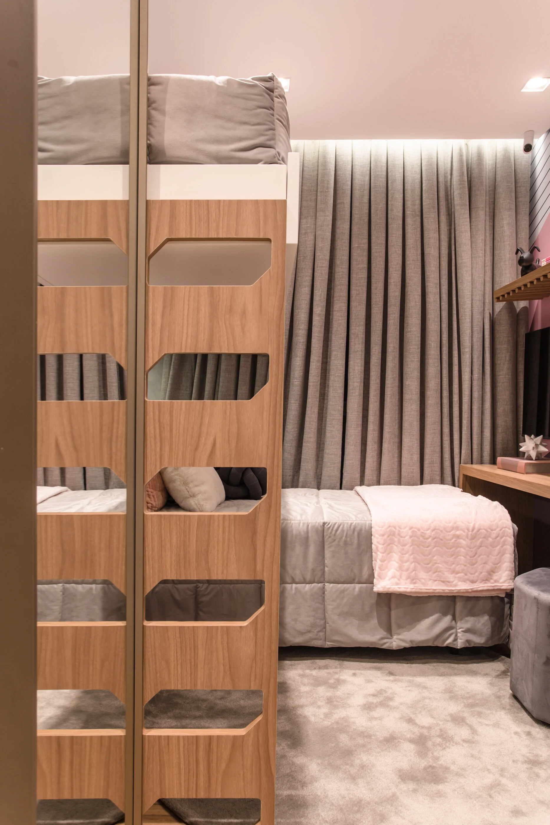 Quarto menina (17).JPG