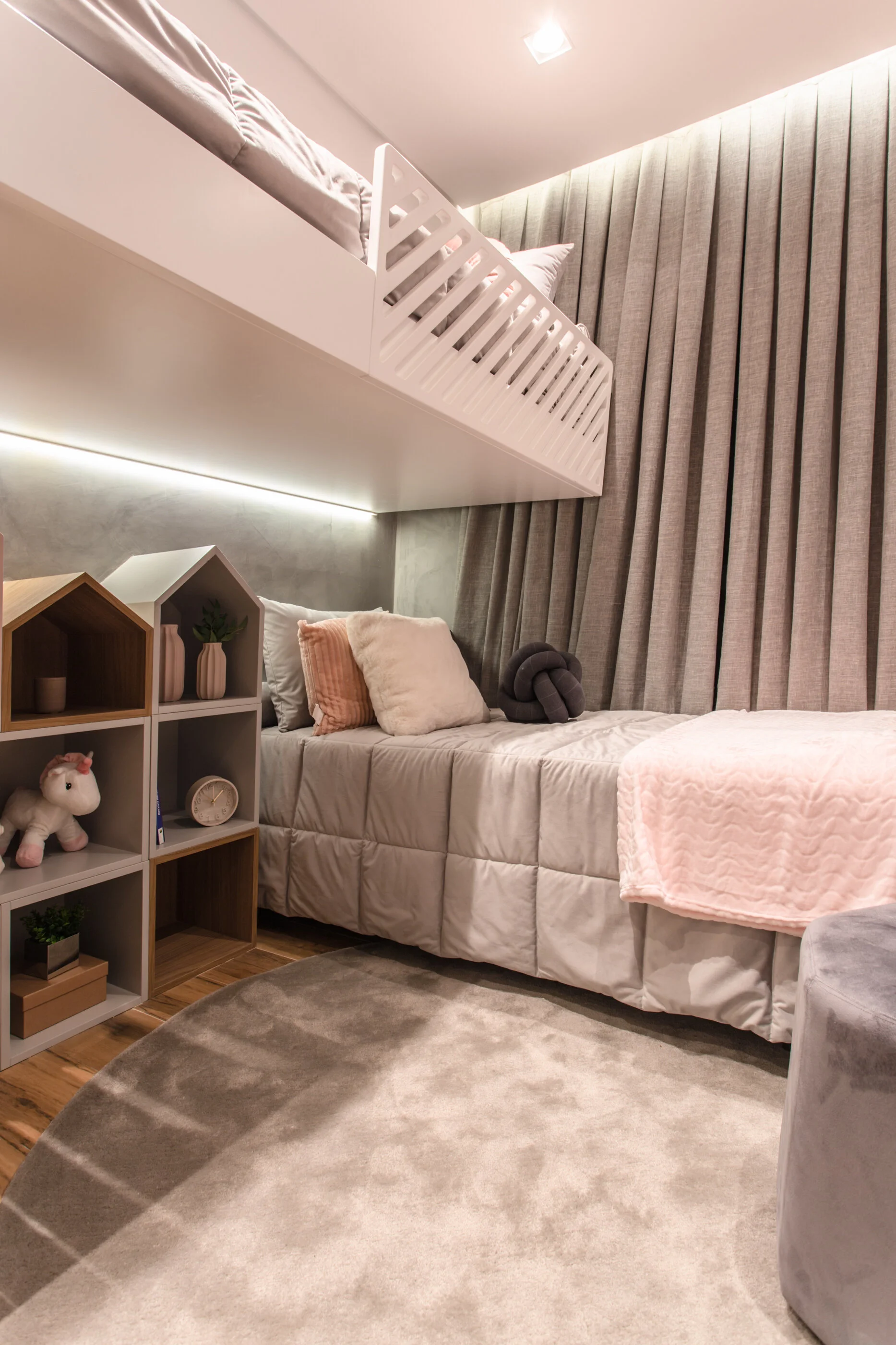 Quarto menina (8).JPG