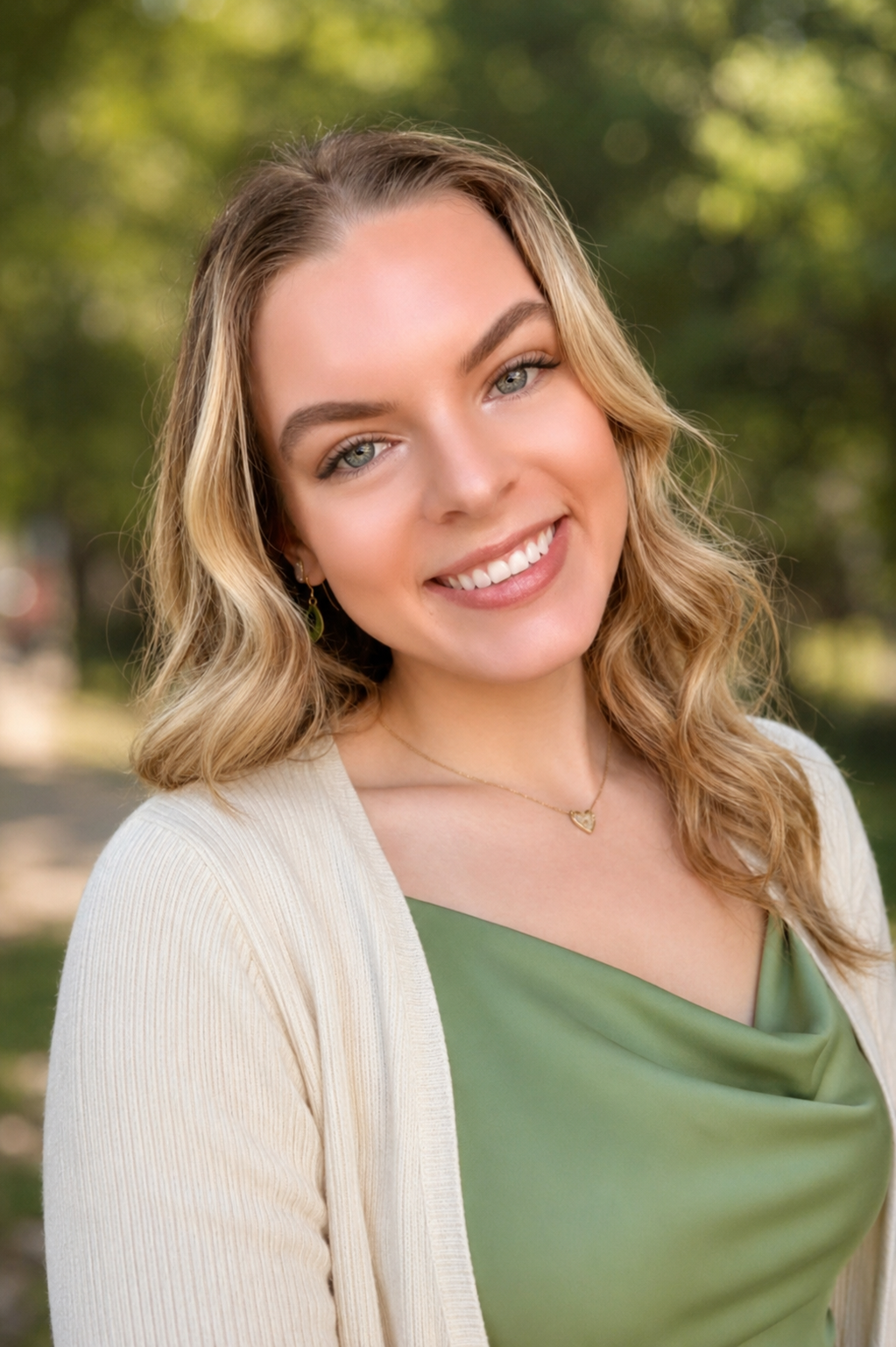 Maddie Deubner, Intern