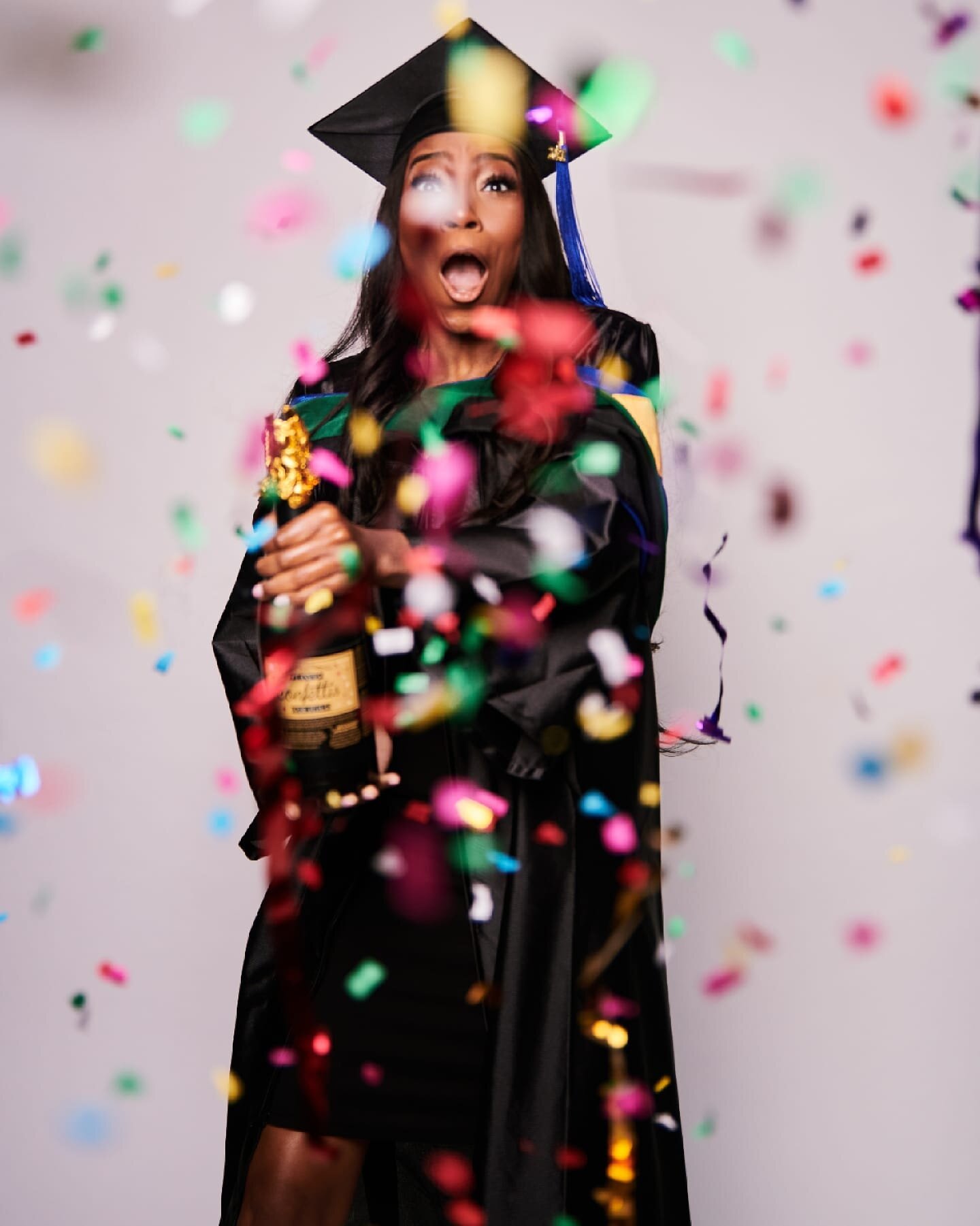 A fun (messy) graduation shoot 🤙🏾

Got ideas for an awesome shoot? Hit me up, let's plan it out!