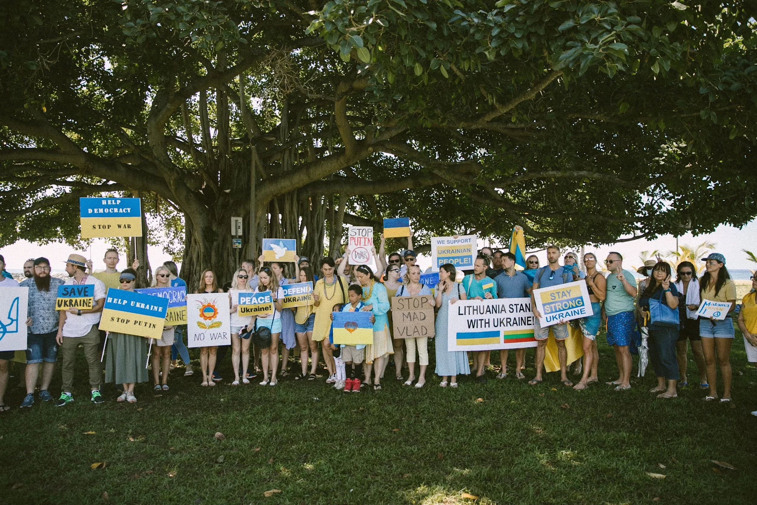 Hawaii Stands With Ukraine. Photos by Taylor Dewey Photo