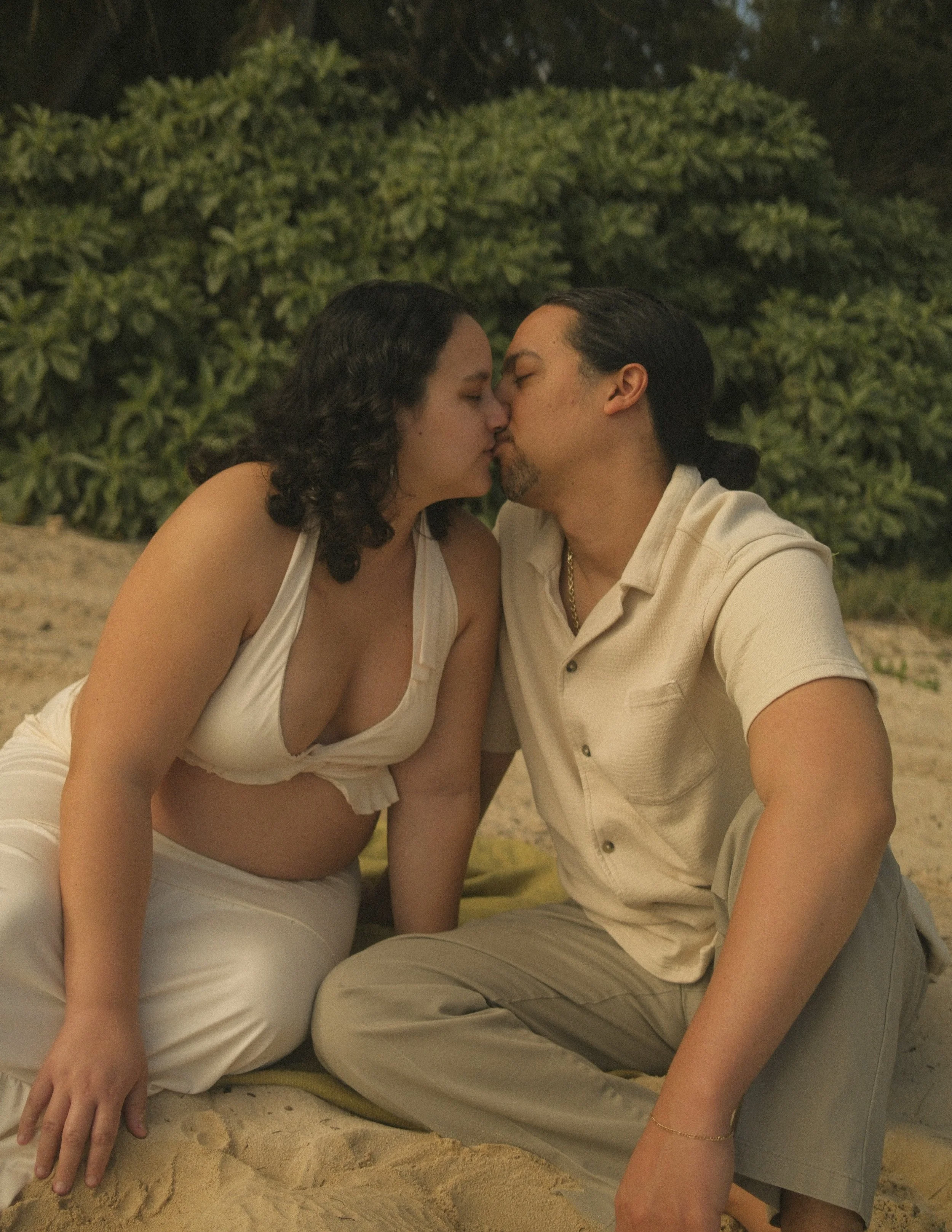 Tory and Kawai Maternity 7.jpg