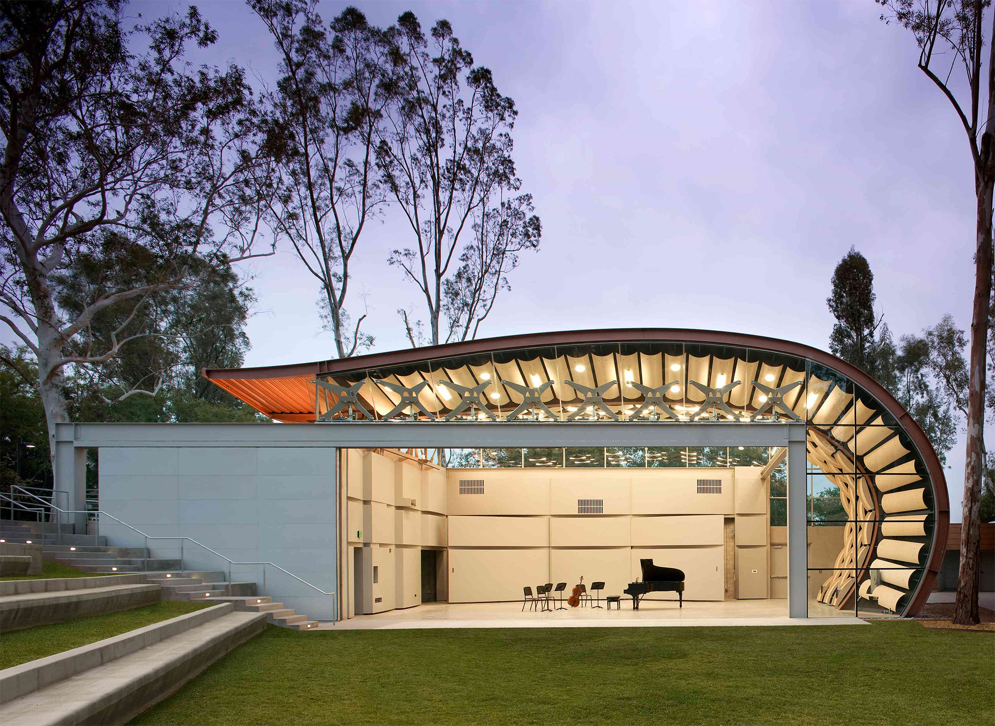 WildBeast Pavilion, by Hodgetts + Fung