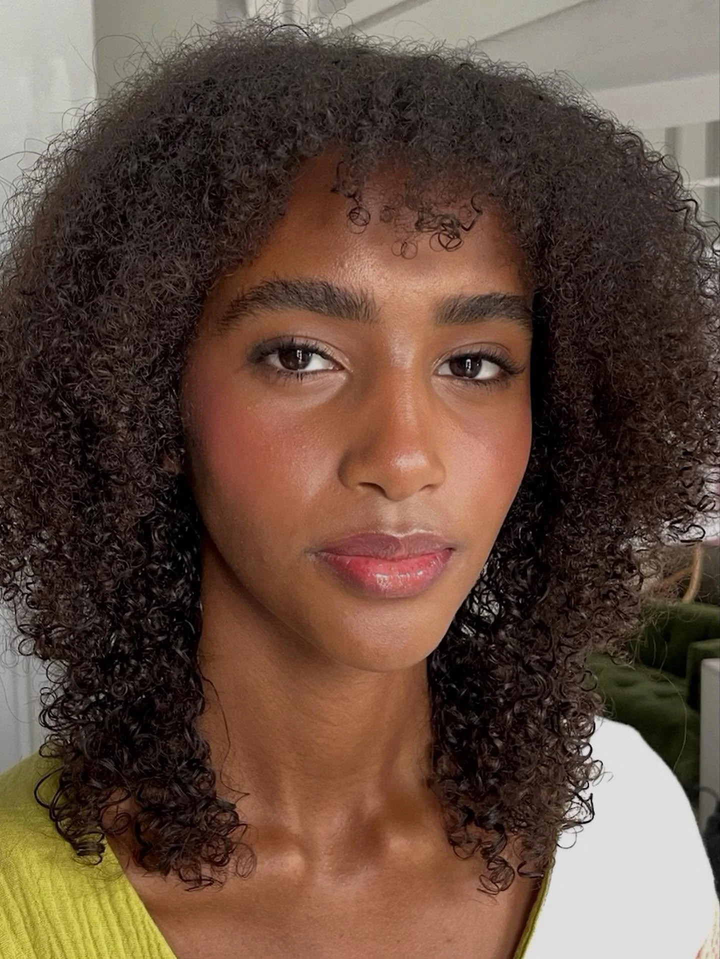 When the look is like you’ve been kissed by a rose 🌹💋