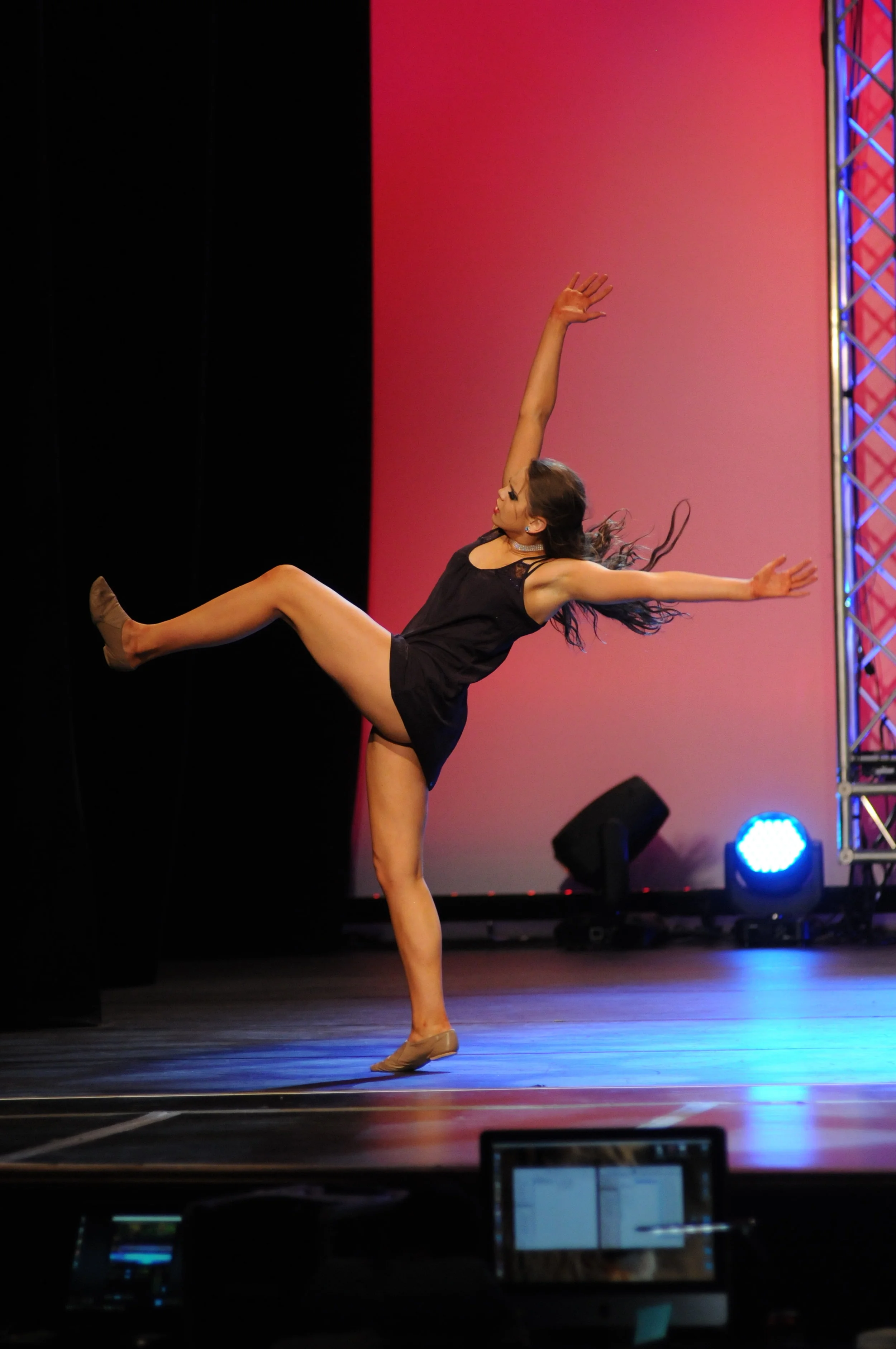  Behind The Wall 2017 