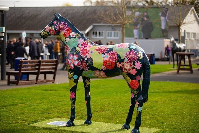 Hard to believe that @understartersorders2019 was so long ago! Feels like yesterday&hellip;
&lsquo;Minoru&rsquo; my kimono fabric and Japanese pattern inspired horse now stands proudly in a space named just for him, in the Minoru Garden @irishnationa