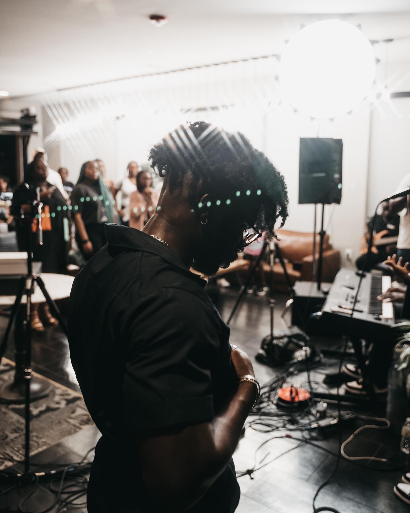 #weonlydostride 
We had the pleasure of capturing the Restored Stories show by @anueletu and checking out his new merch @sbb.apparel 
These pics were 😵&zwj;💫😮&zwj;💨
#dallasbestkeptsecret