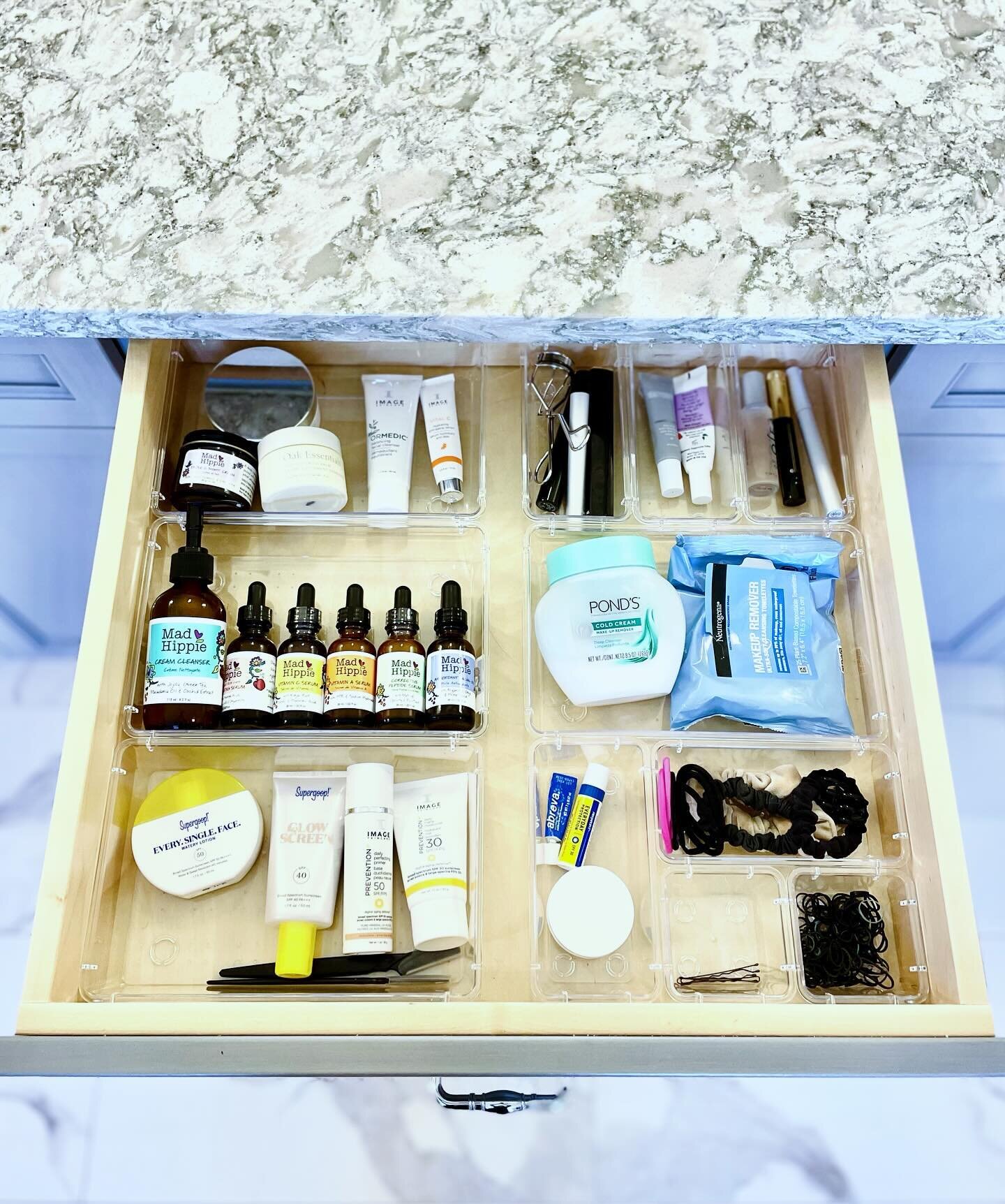 Wednesday Wellness⚜️

&ldquo;Be good to your skin. You&rsquo;ll wear it every day for the rest of your life.&rdquo; -Renee Rouleau

Committing to a skincare routine is a breeze when you can access your supplies with ease. Simple drawer organizers hel