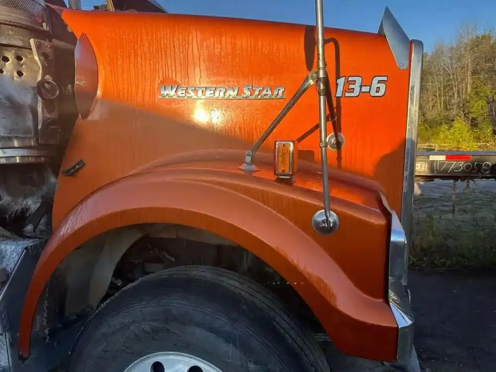 Used-2013-Western-Star-4900FA-Hood-QGhHysj0p3tC_f.webp